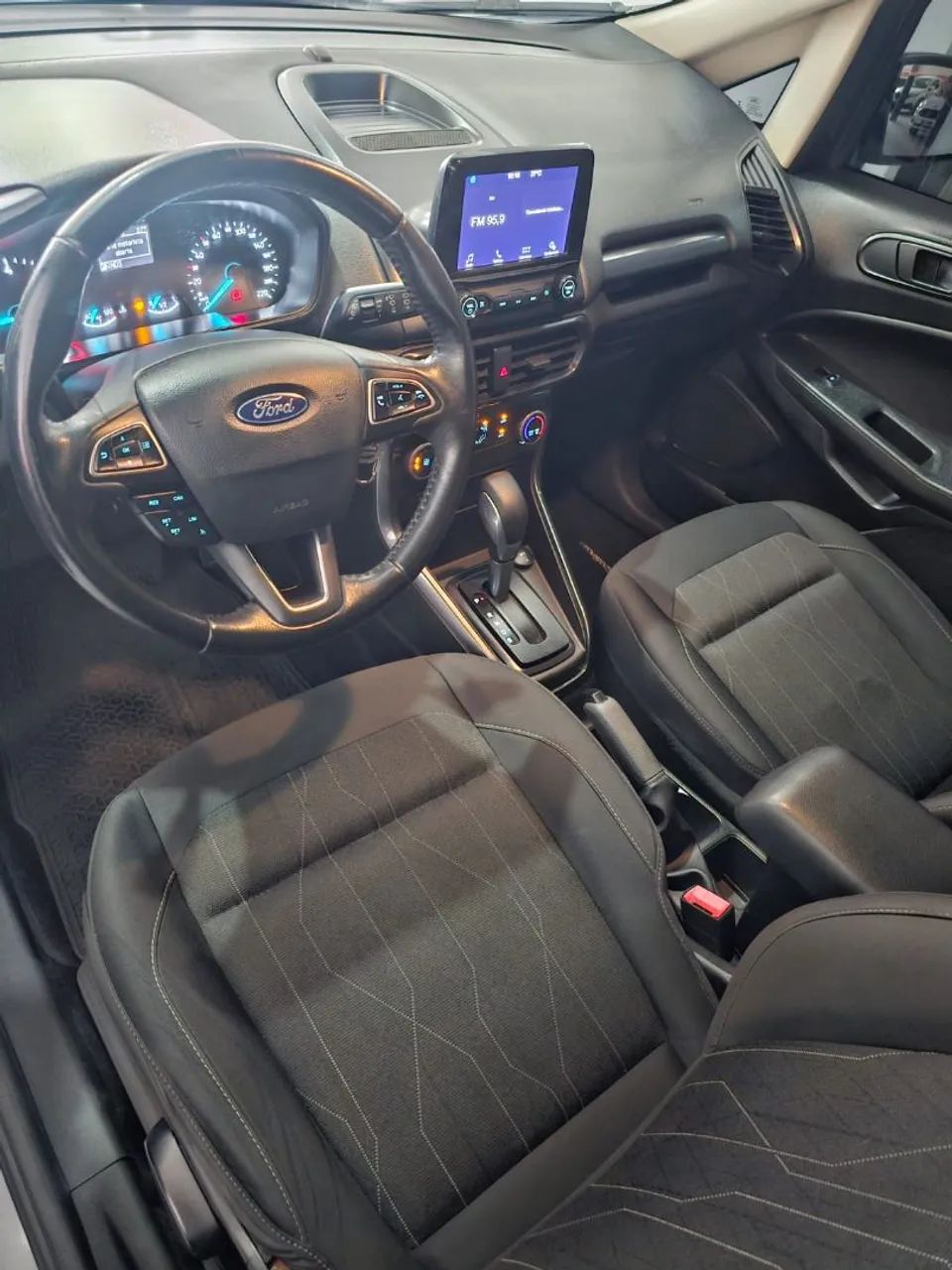 Ford ECOSPORT 13