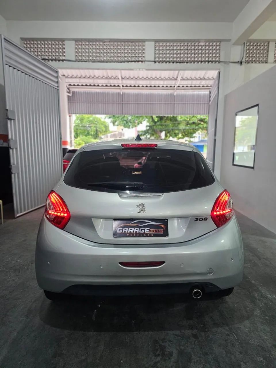 Peugeot 208 5