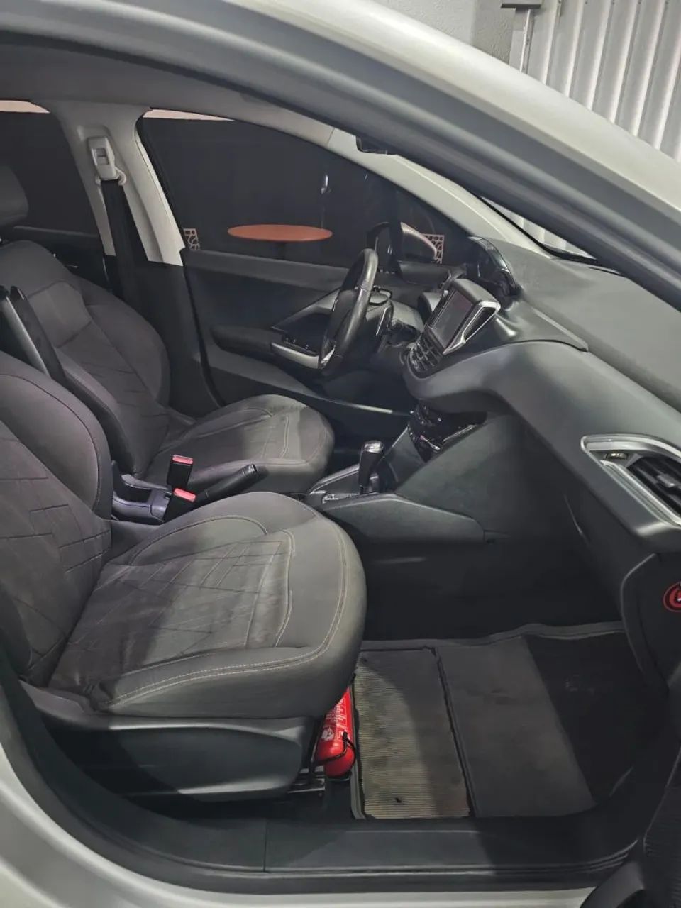 Peugeot 208 11