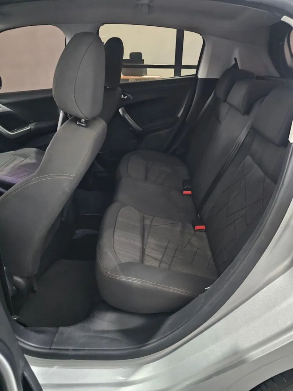 Peugeot 208 12