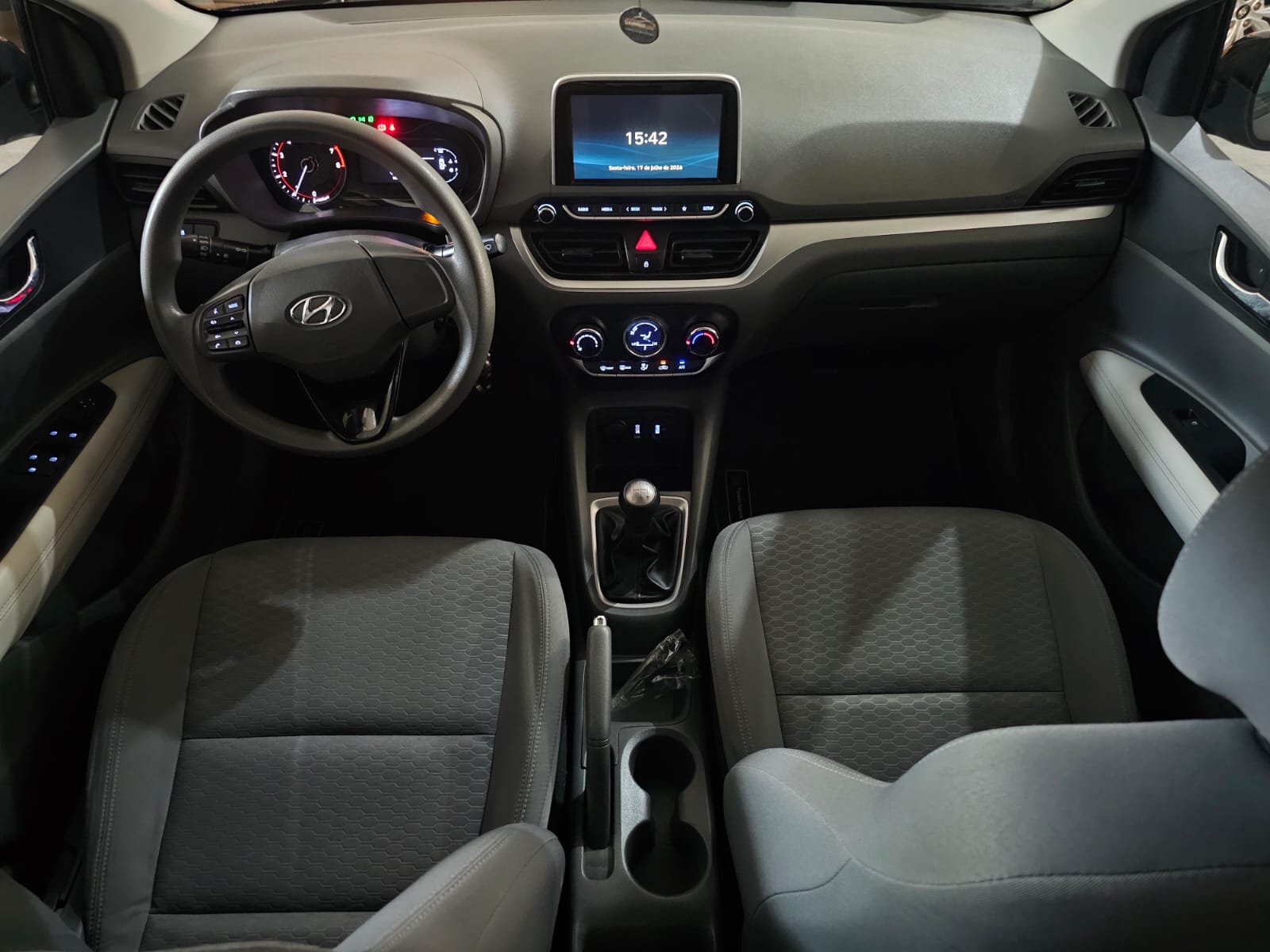 HYUNDAI HB20S 8