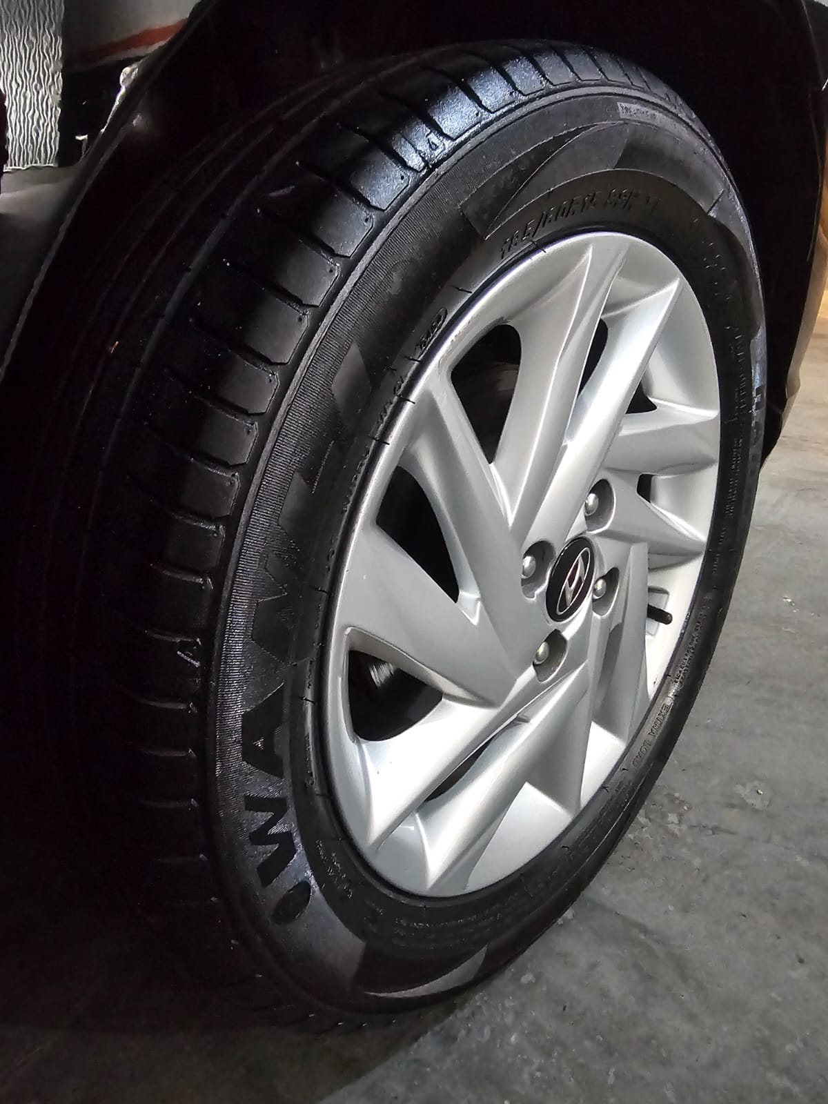 HYUNDAI HB20S 13