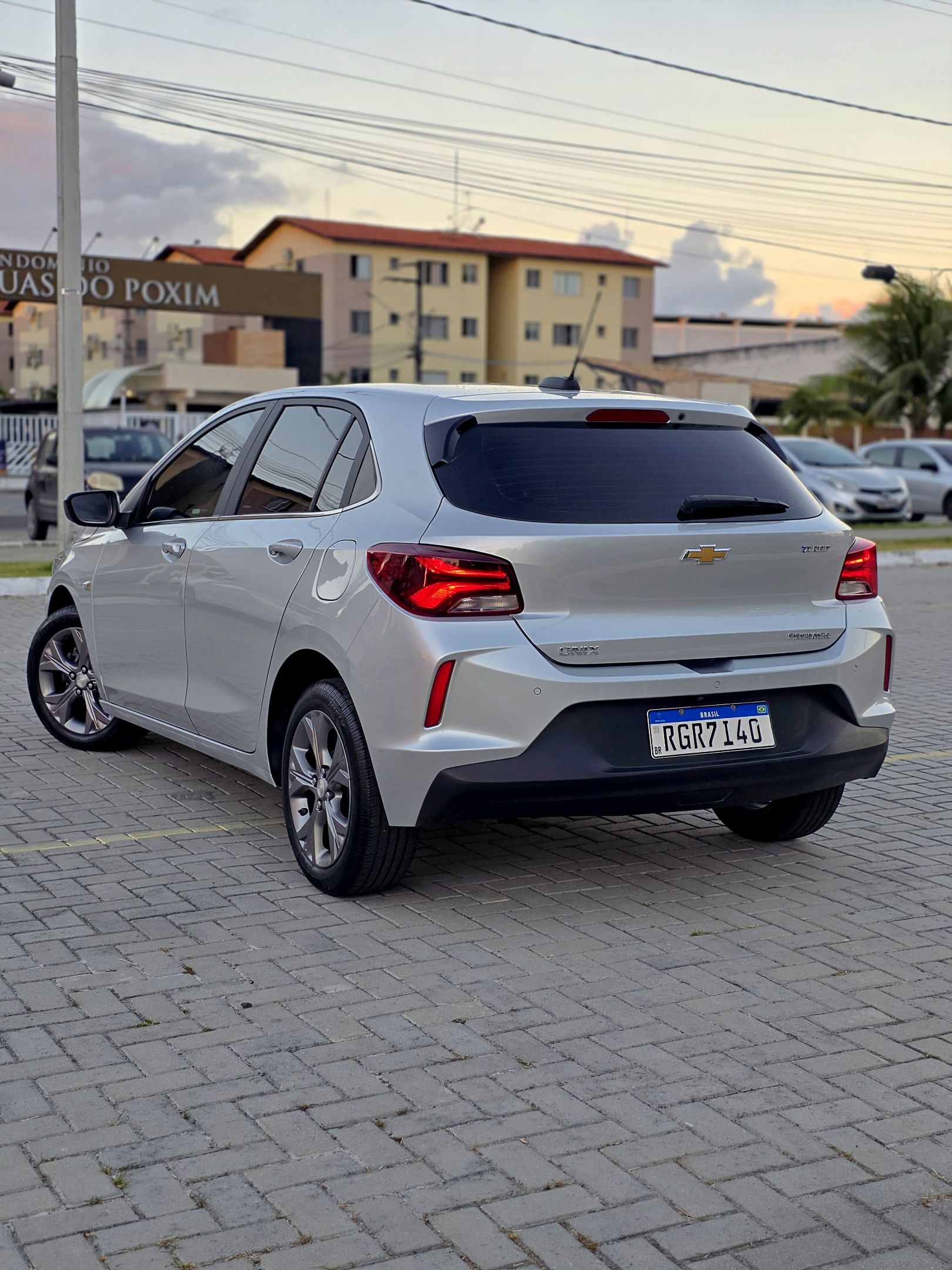 CHEVROLET ONIX 4