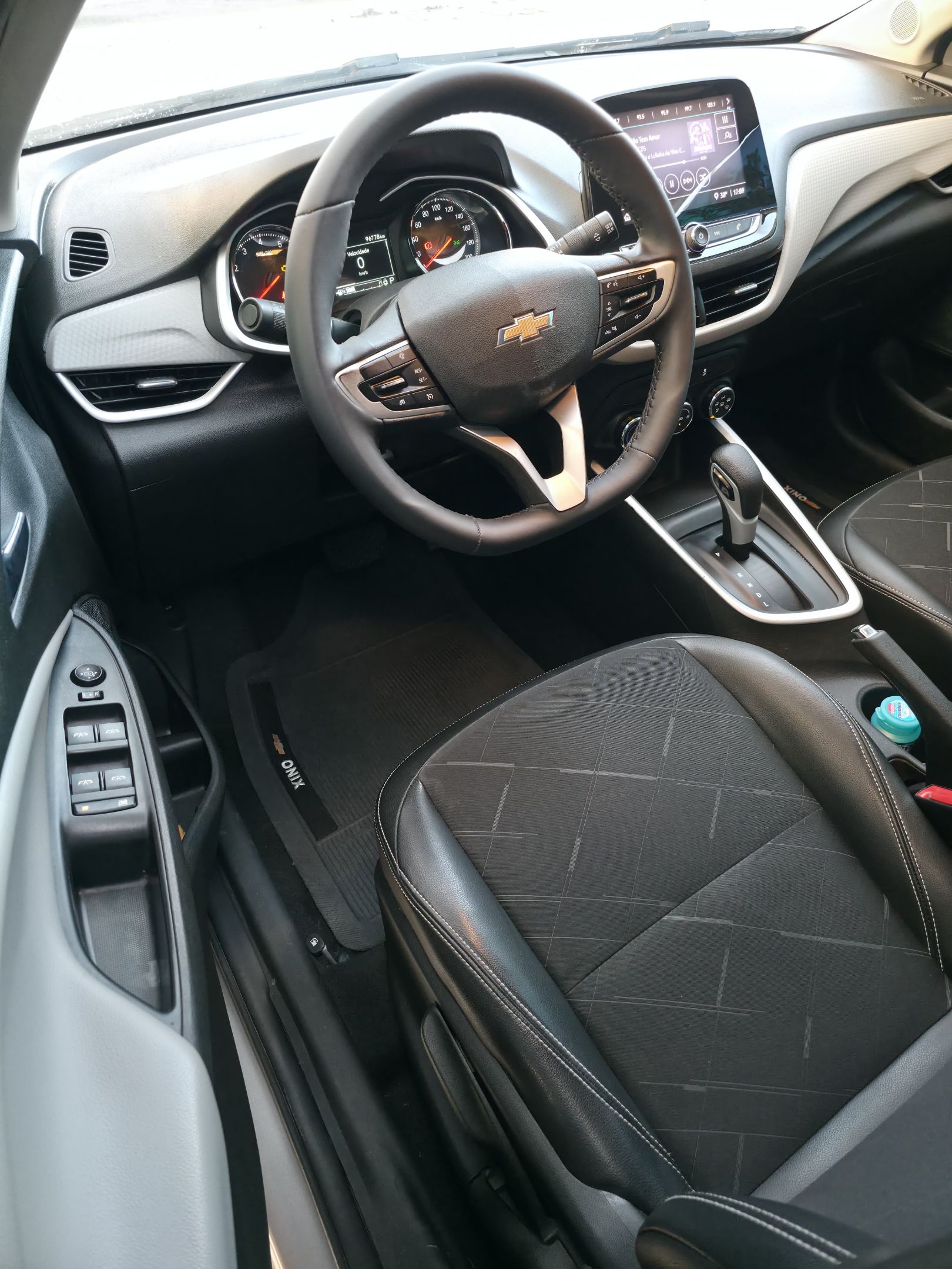 CHEVROLET ONIX 6