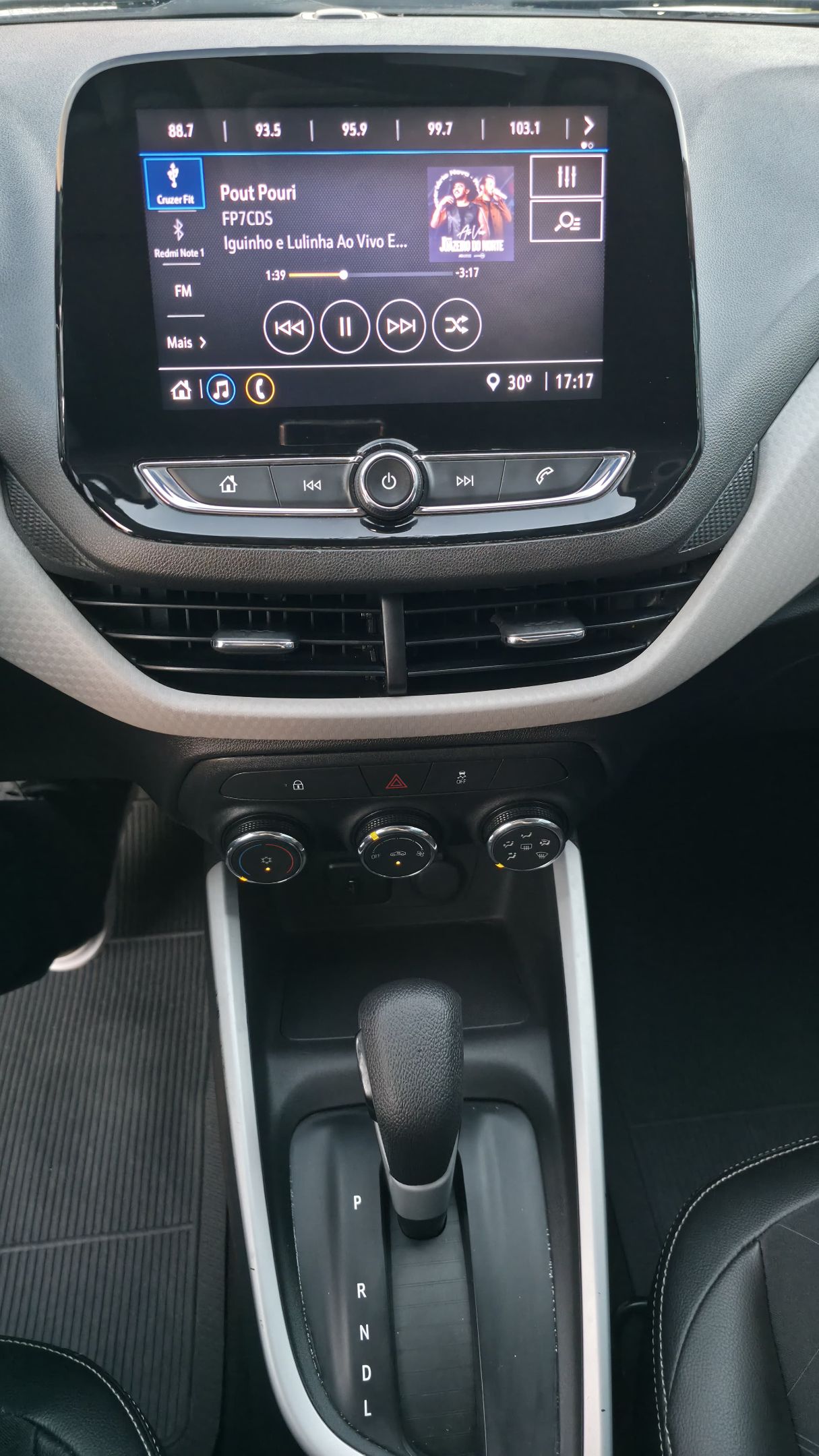 CHEVROLET ONIX 8