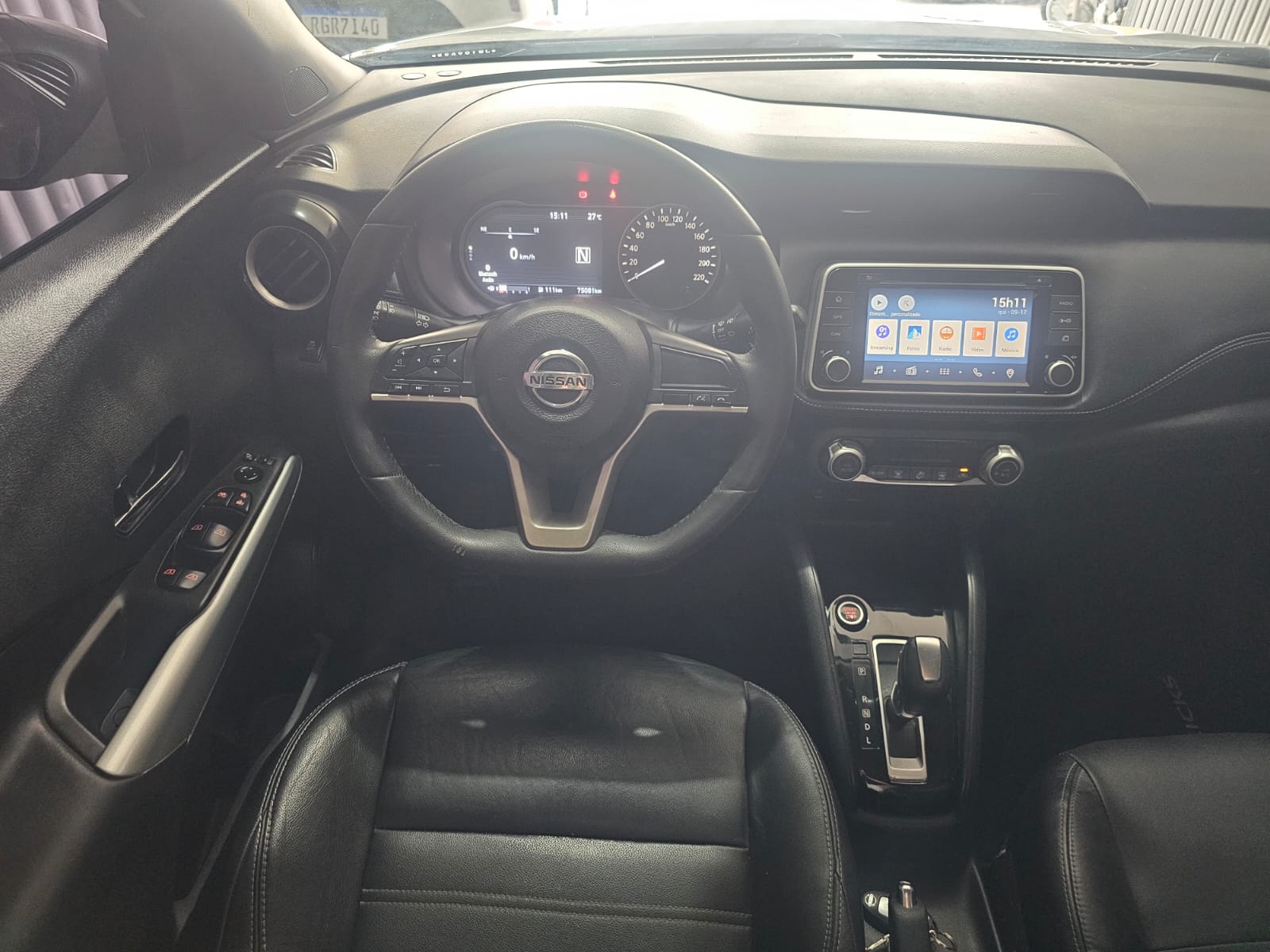 Nissan KICKS 9