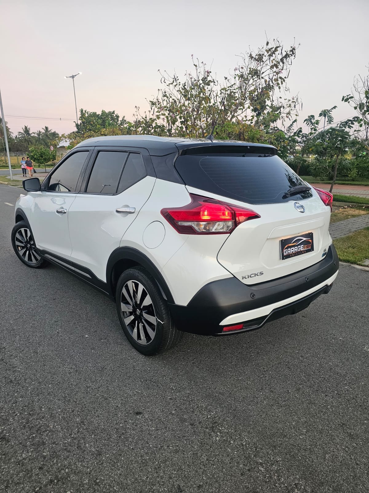Nissan KICKS 4