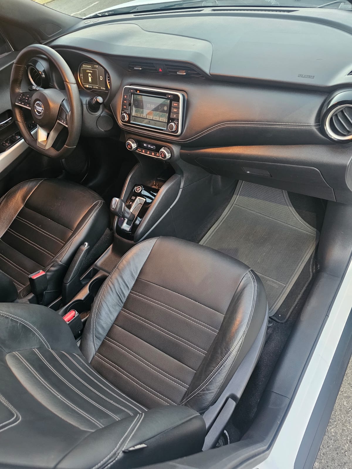 Nissan KICKS 10