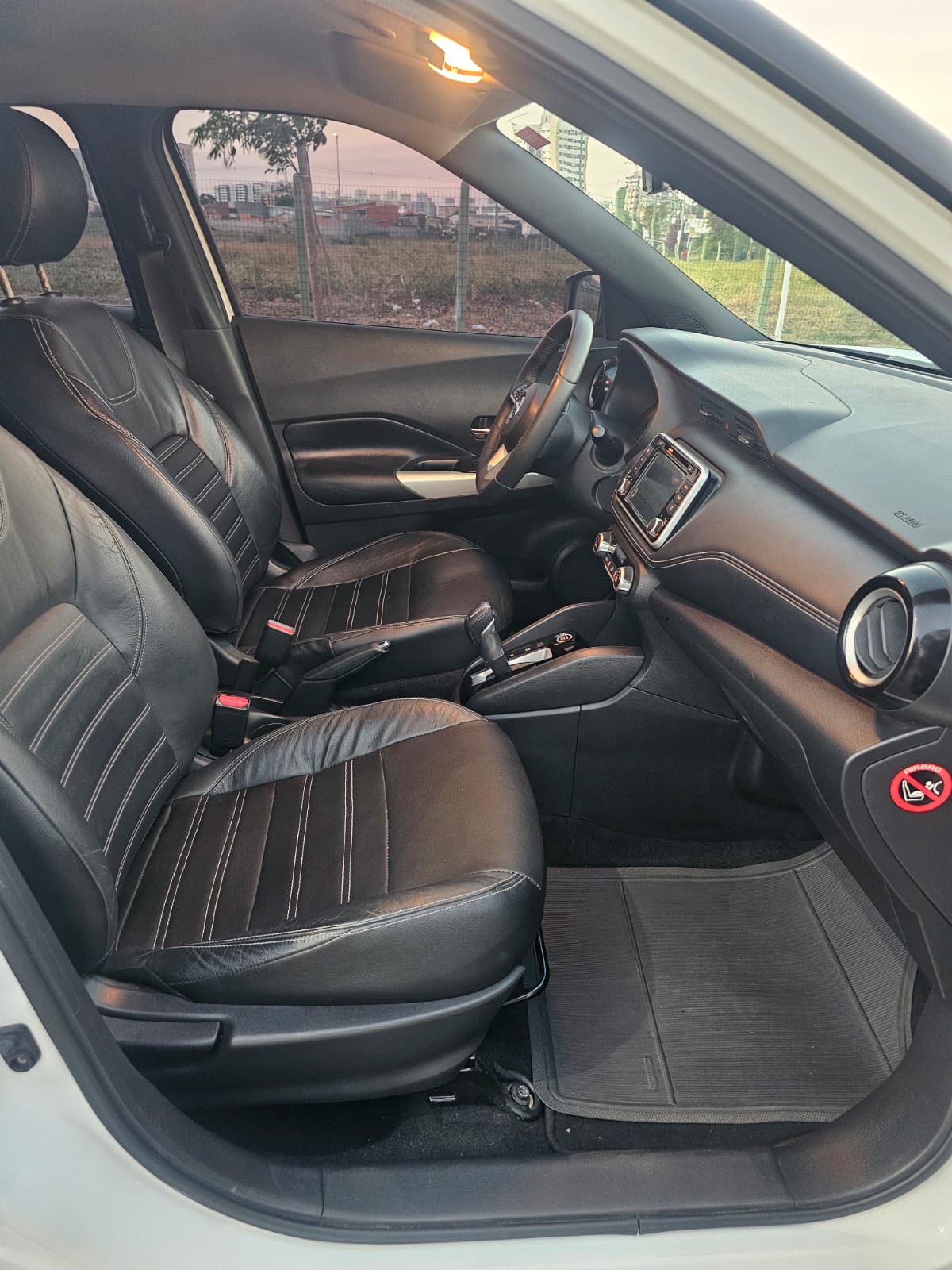Nissan KICKS 11