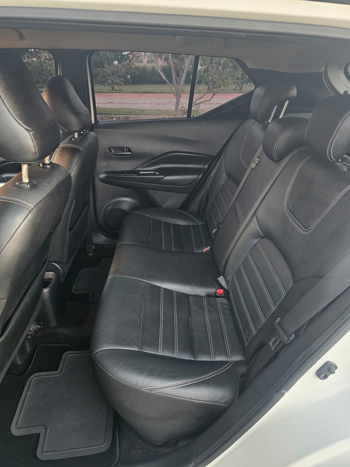 Nissan KICKS 12