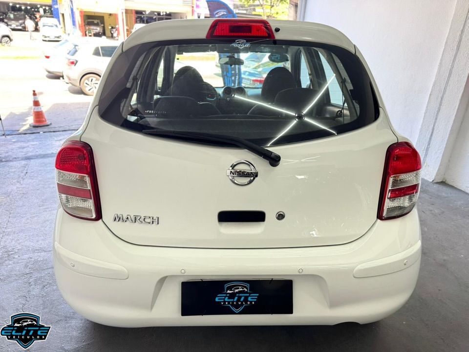 Nissan March 5