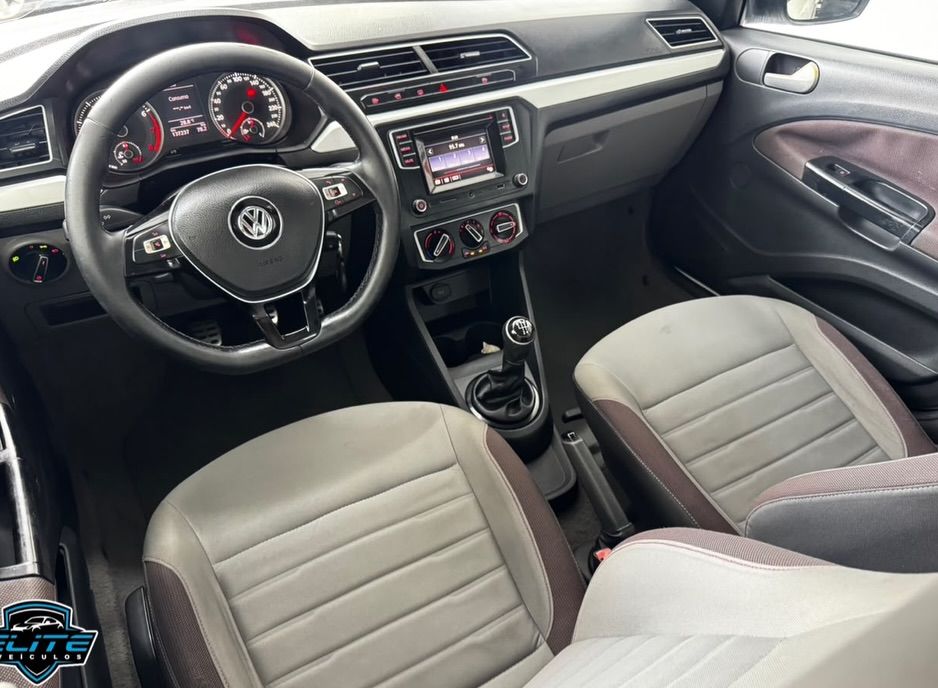 Volkswagen Voyage 7