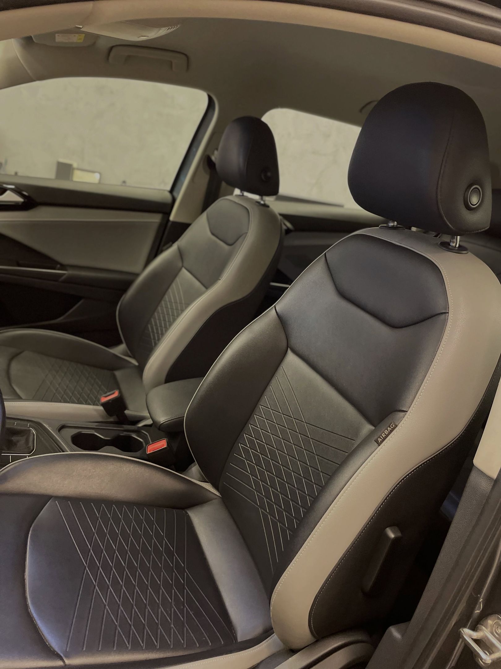 Volkswagen Taos 4