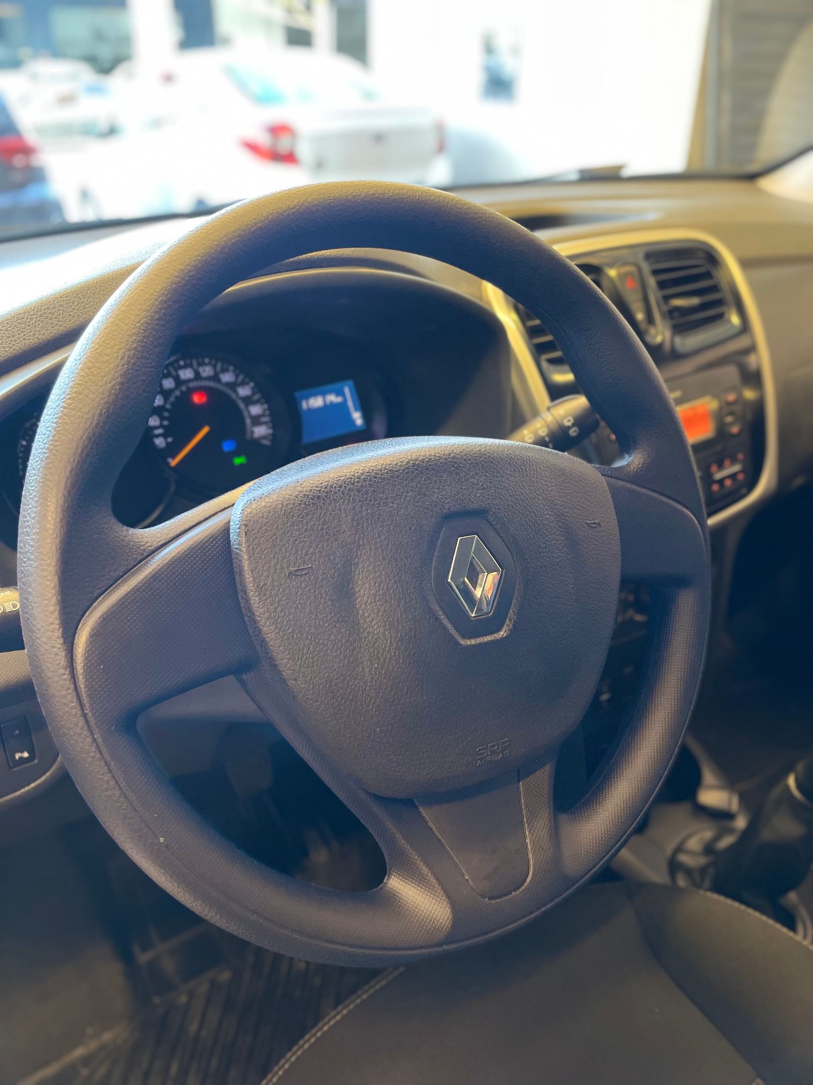 Renault SANDERO 9