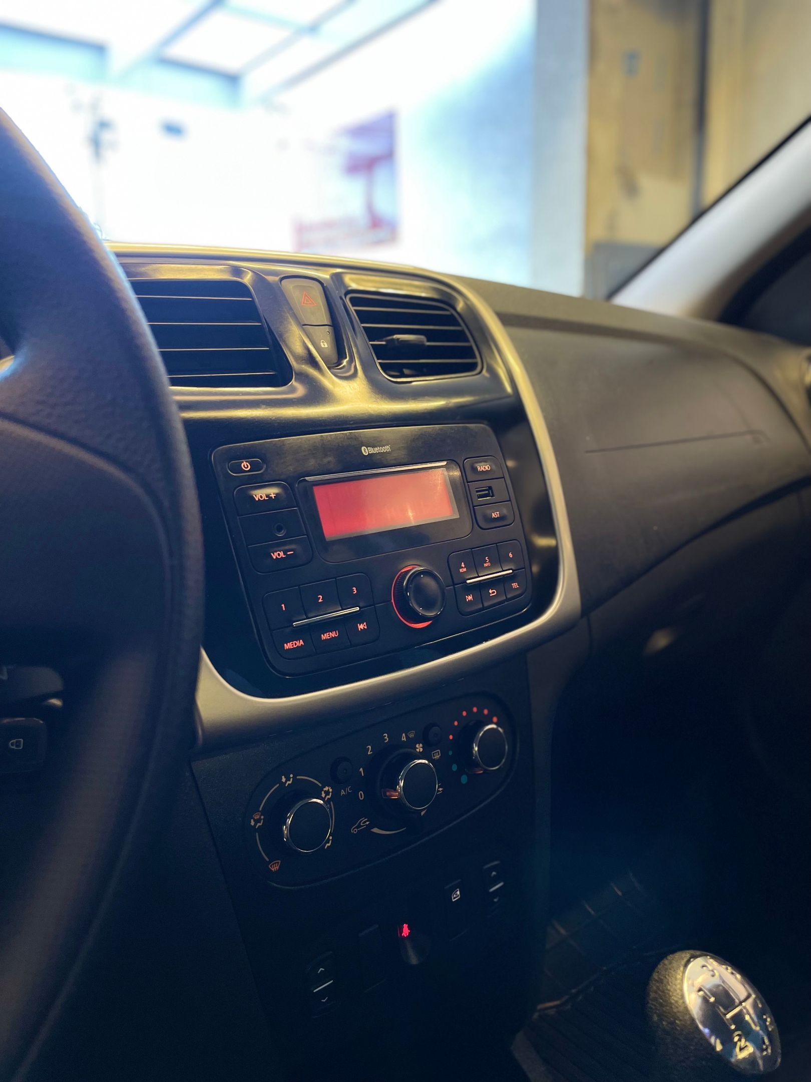 Renault SANDERO 10