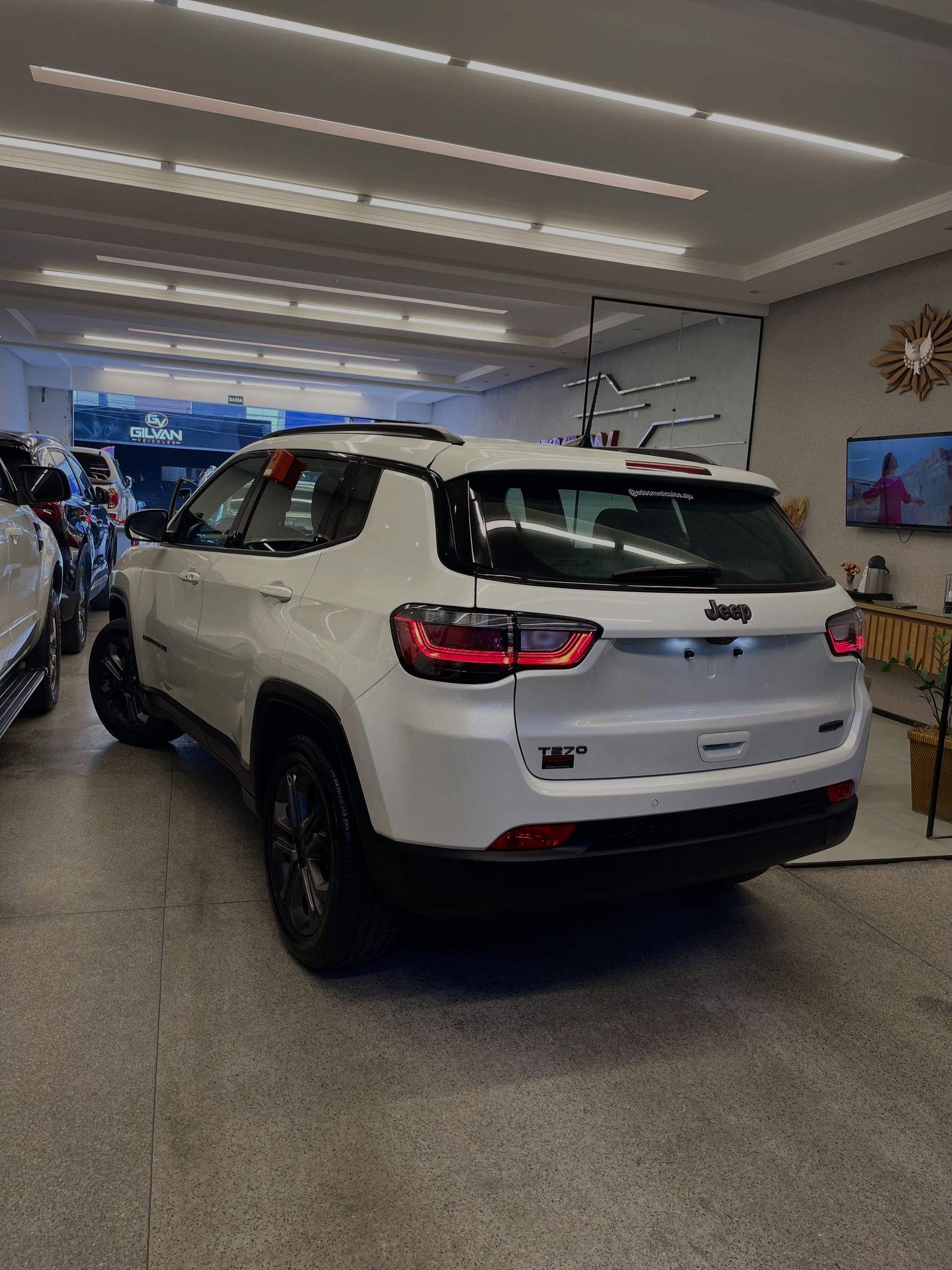 Jeep Compass 10