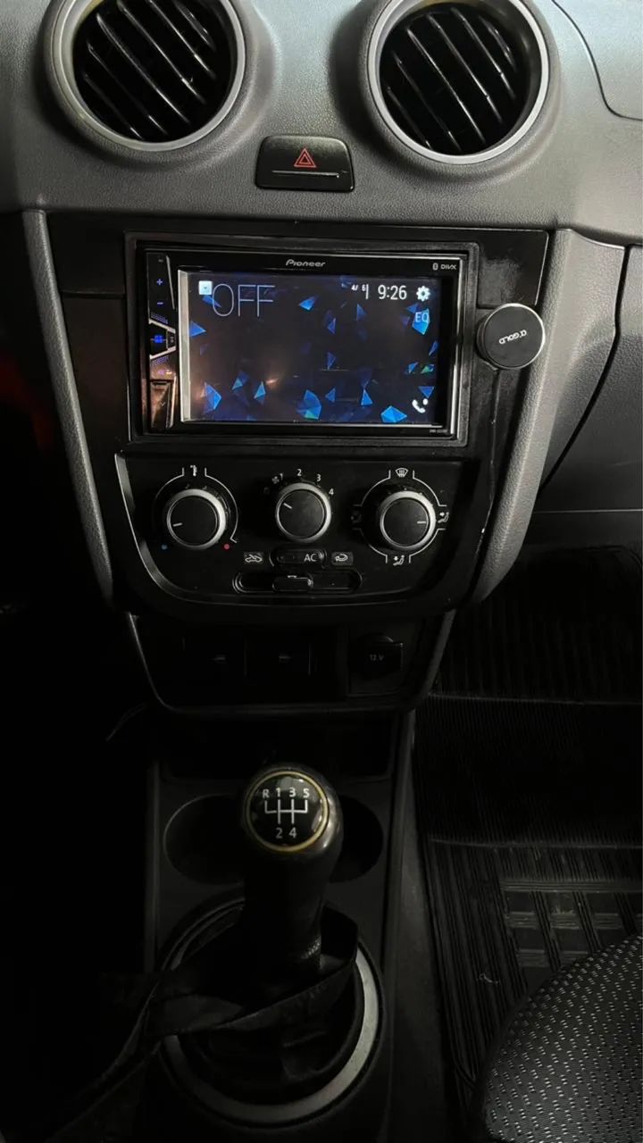 Volkswagen VOYAGE 4