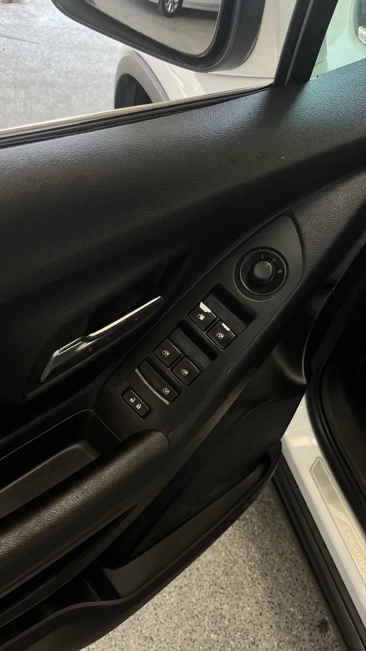 Chevrolet TRACKER 7