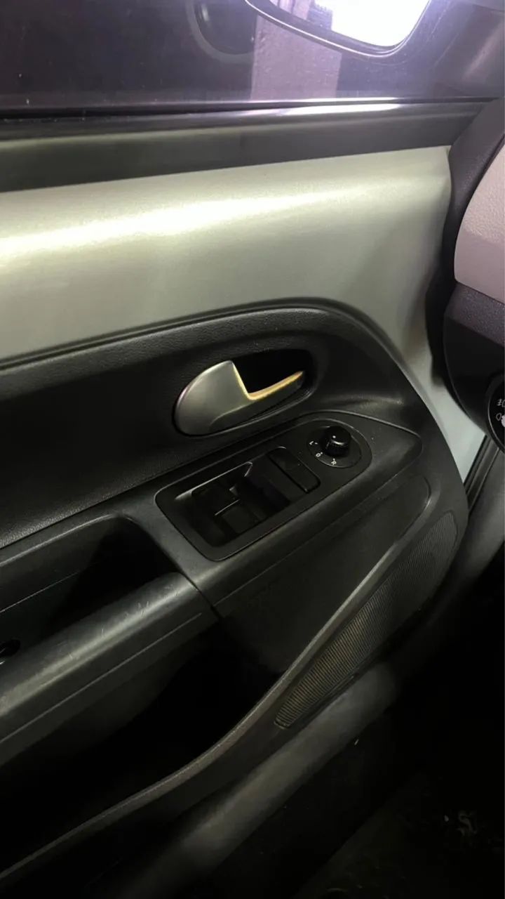Volkswagen UP 9
