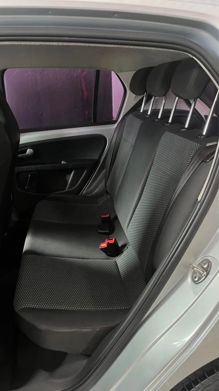 Volkswagen UP 8