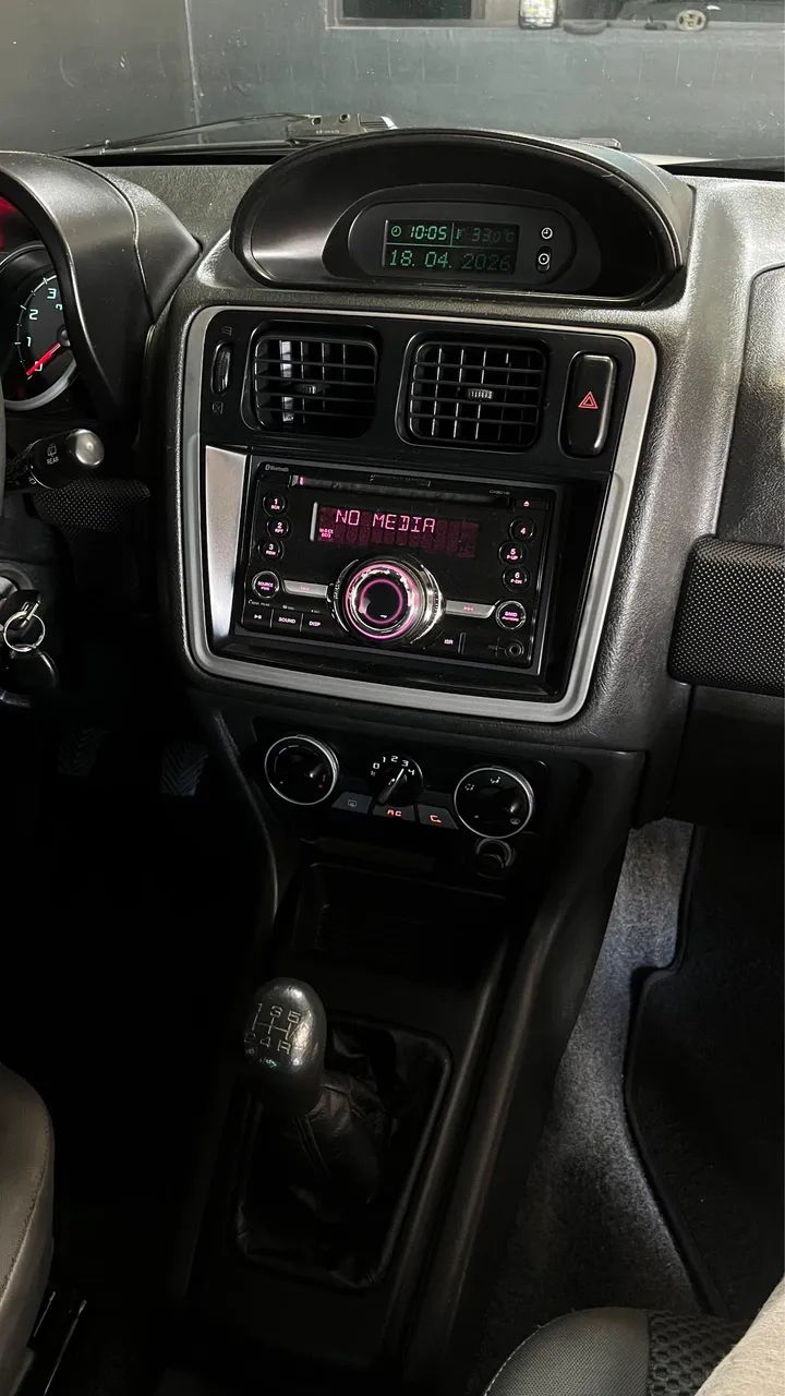 Mitsubishi PAJERO 4