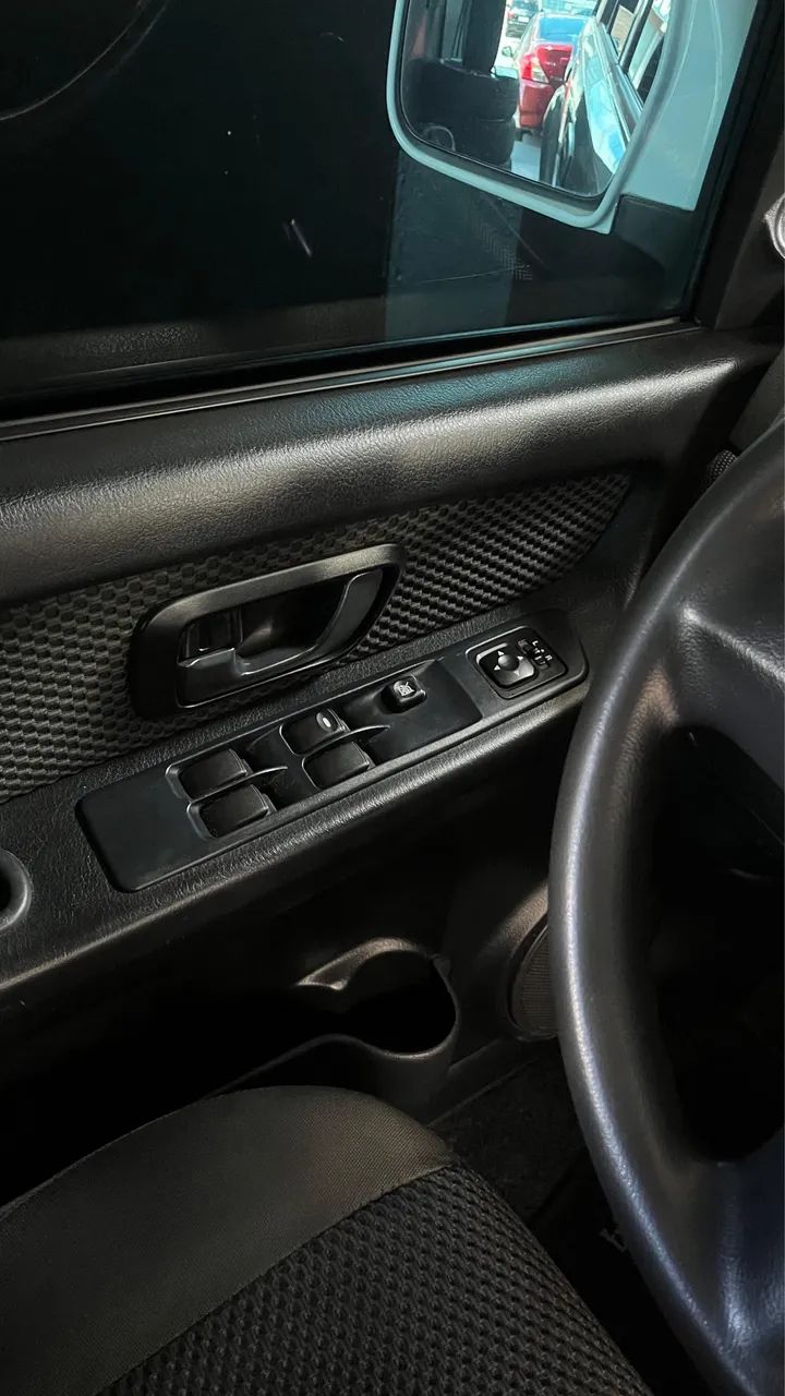 Mitsubishi PAJERO 5