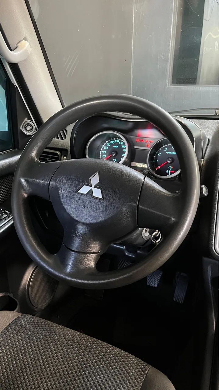 Mitsubishi PAJERO 3