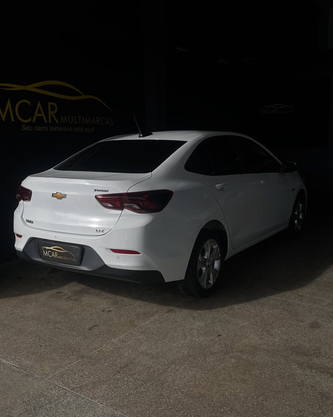 Chevrolet Onix Plus 4