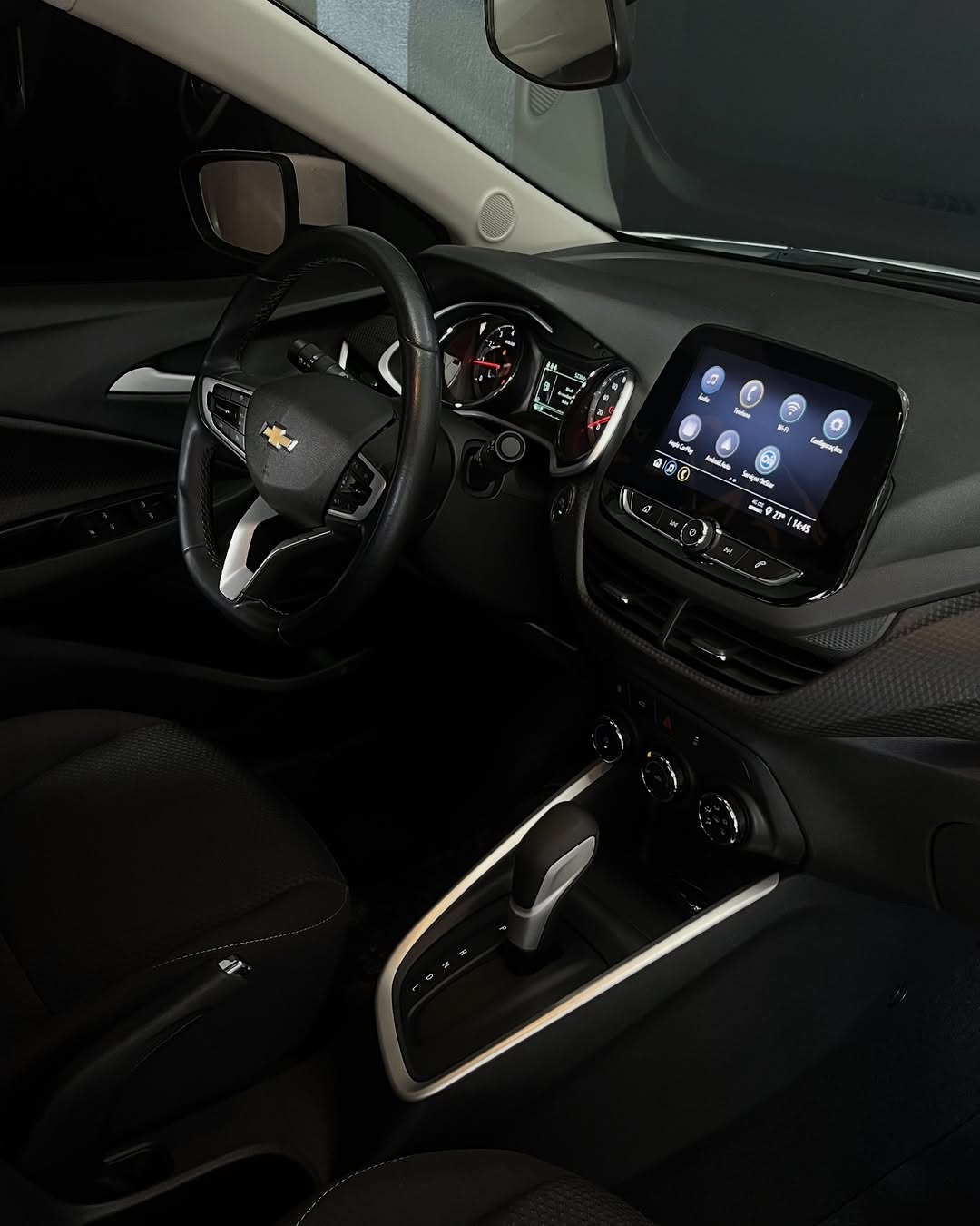Chevrolet Onix Plus 8