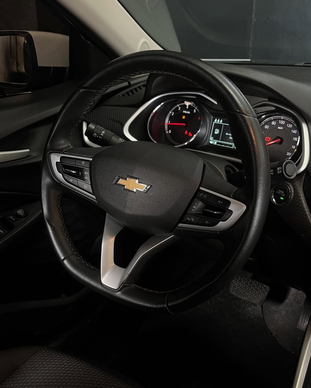Chevrolet Onix Plus 12
