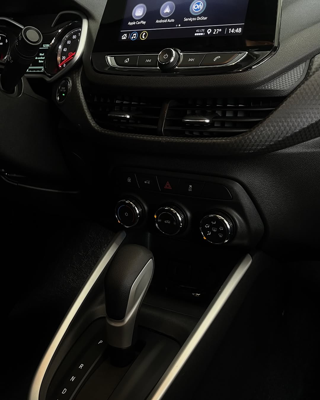Chevrolet Onix Plus 14