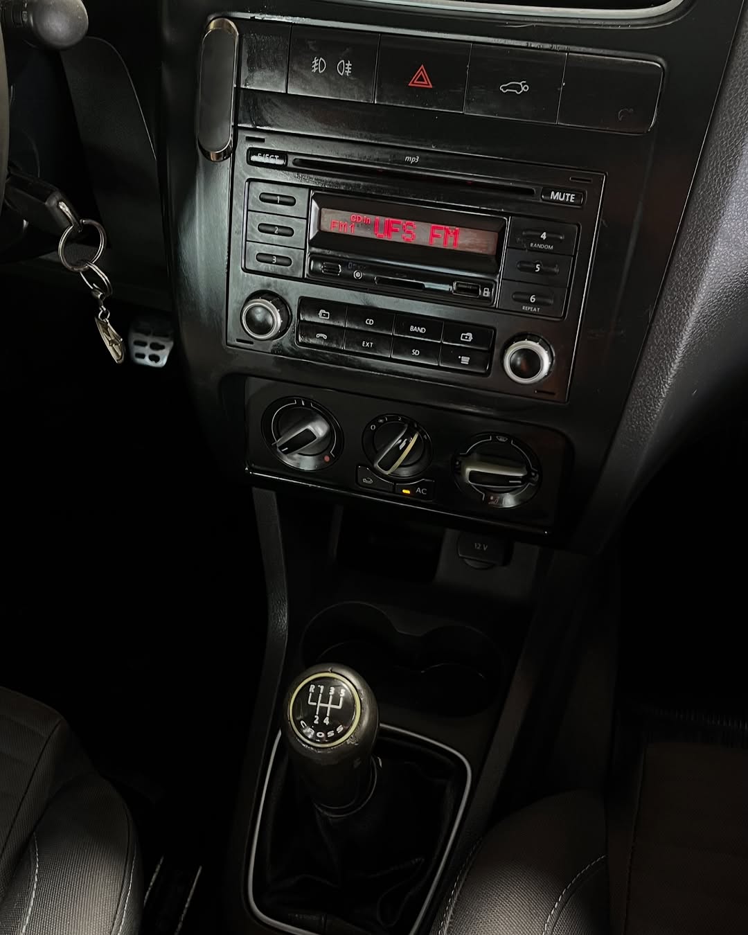 Volkswagen CrossFox 8