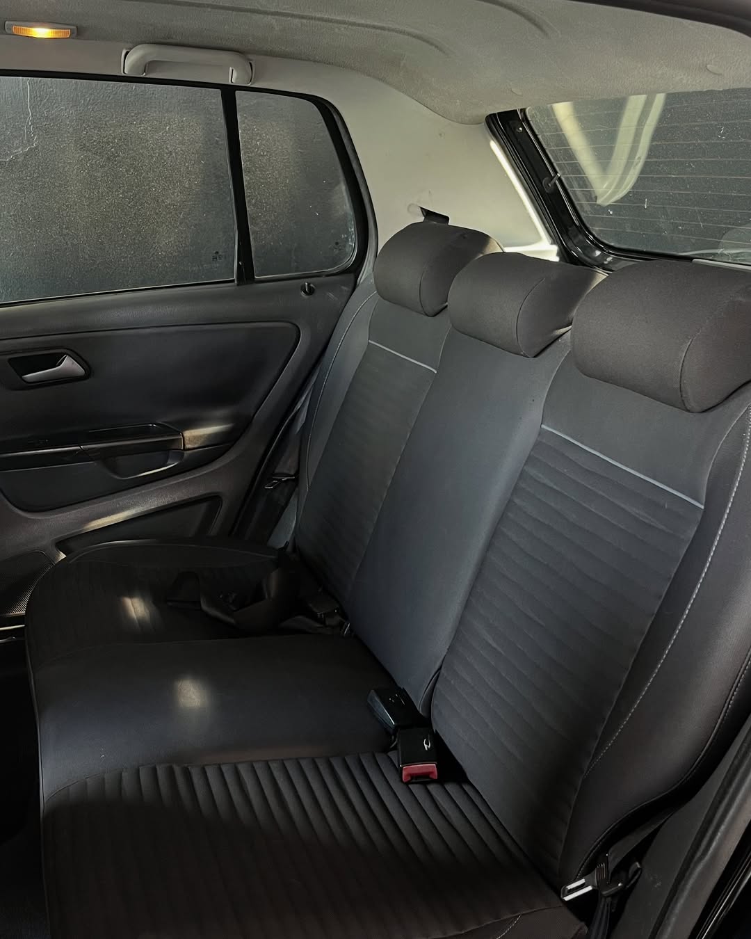 Volkswagen CrossFox 12