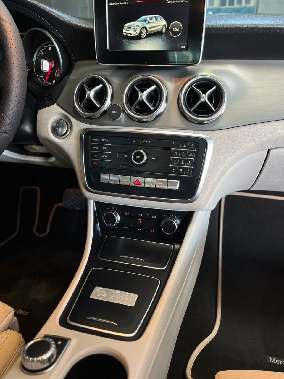 Mercedes-Benz GLA 9