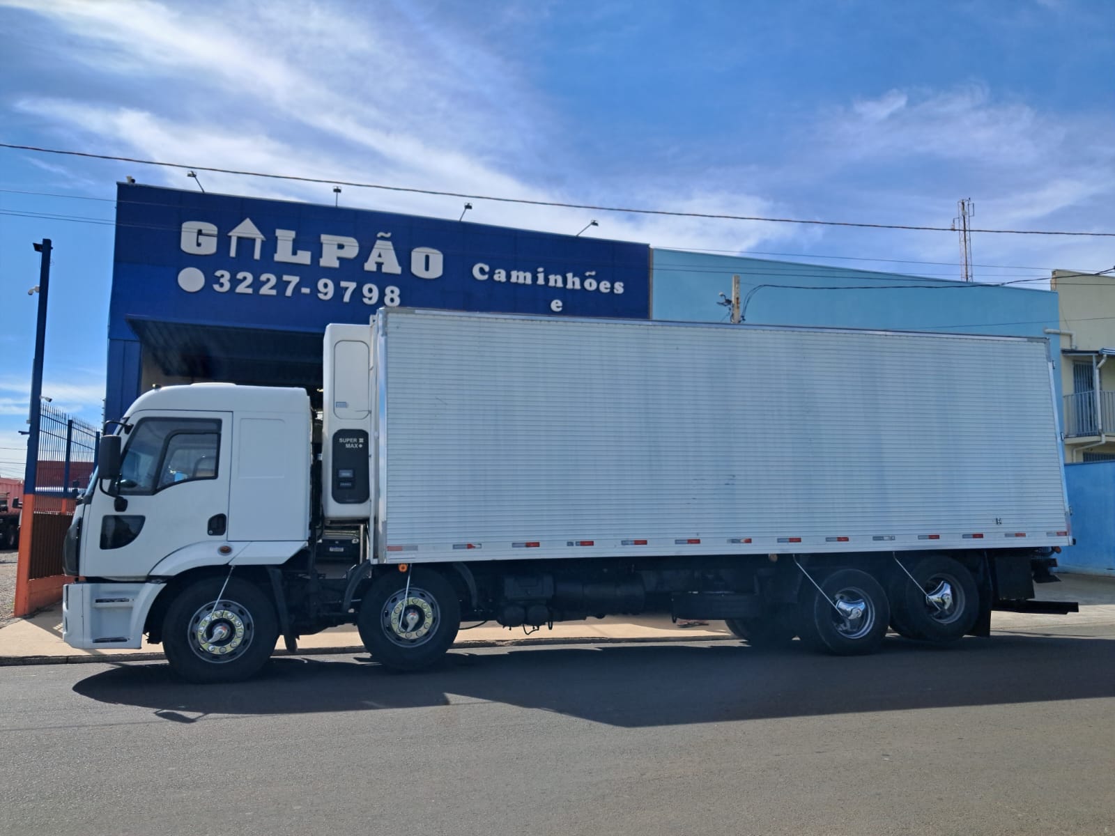 FORD CARGO 4