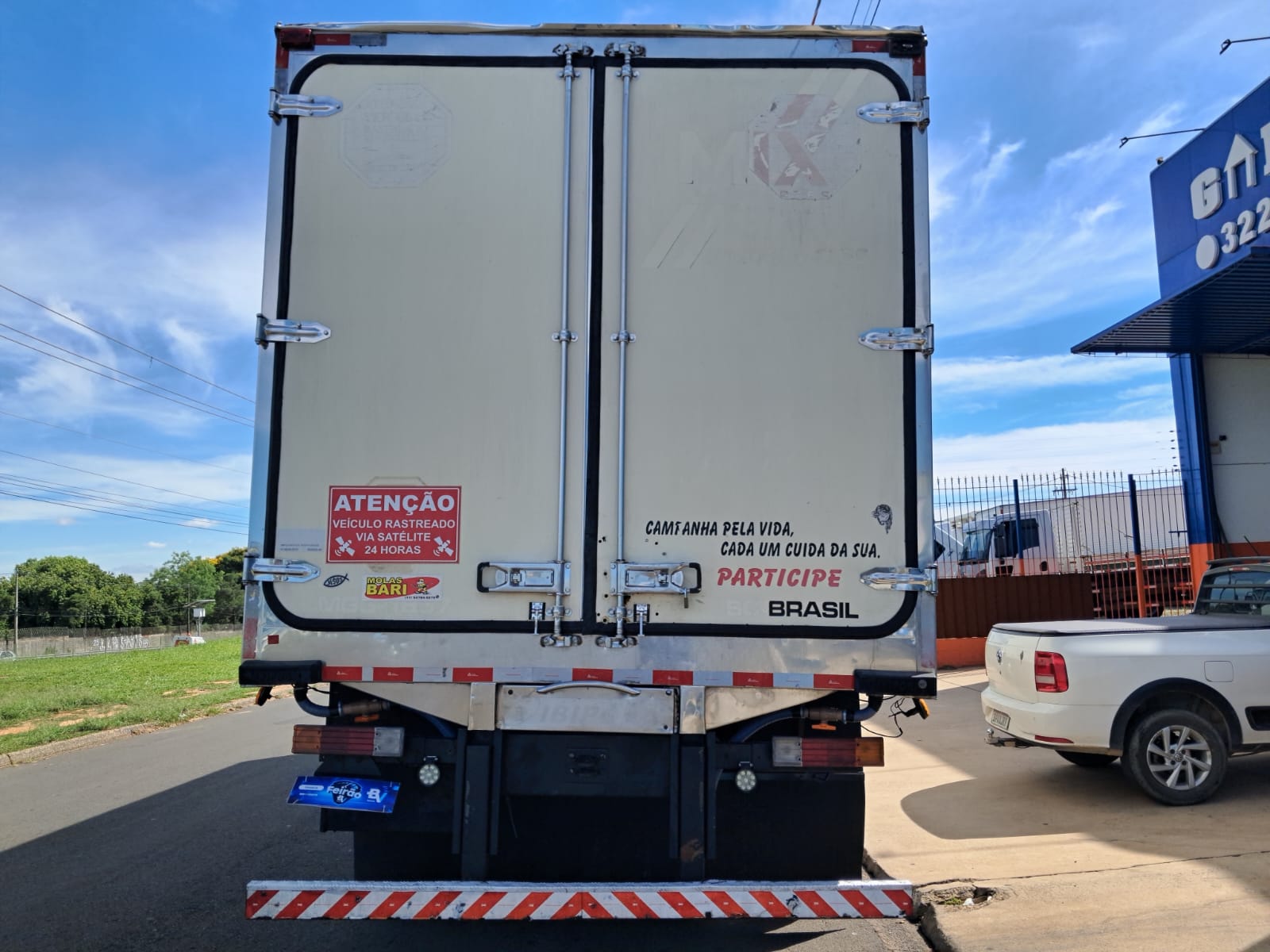 FORD CARGO 7