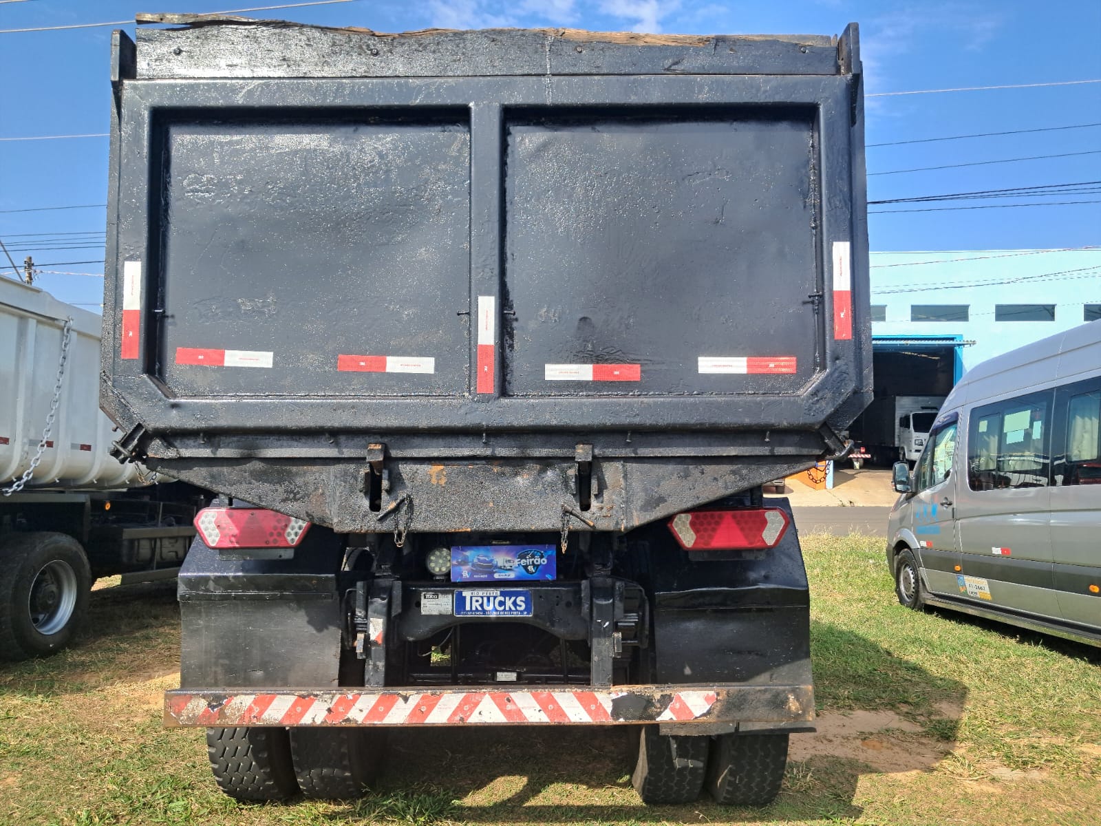 FORD CARGO 8