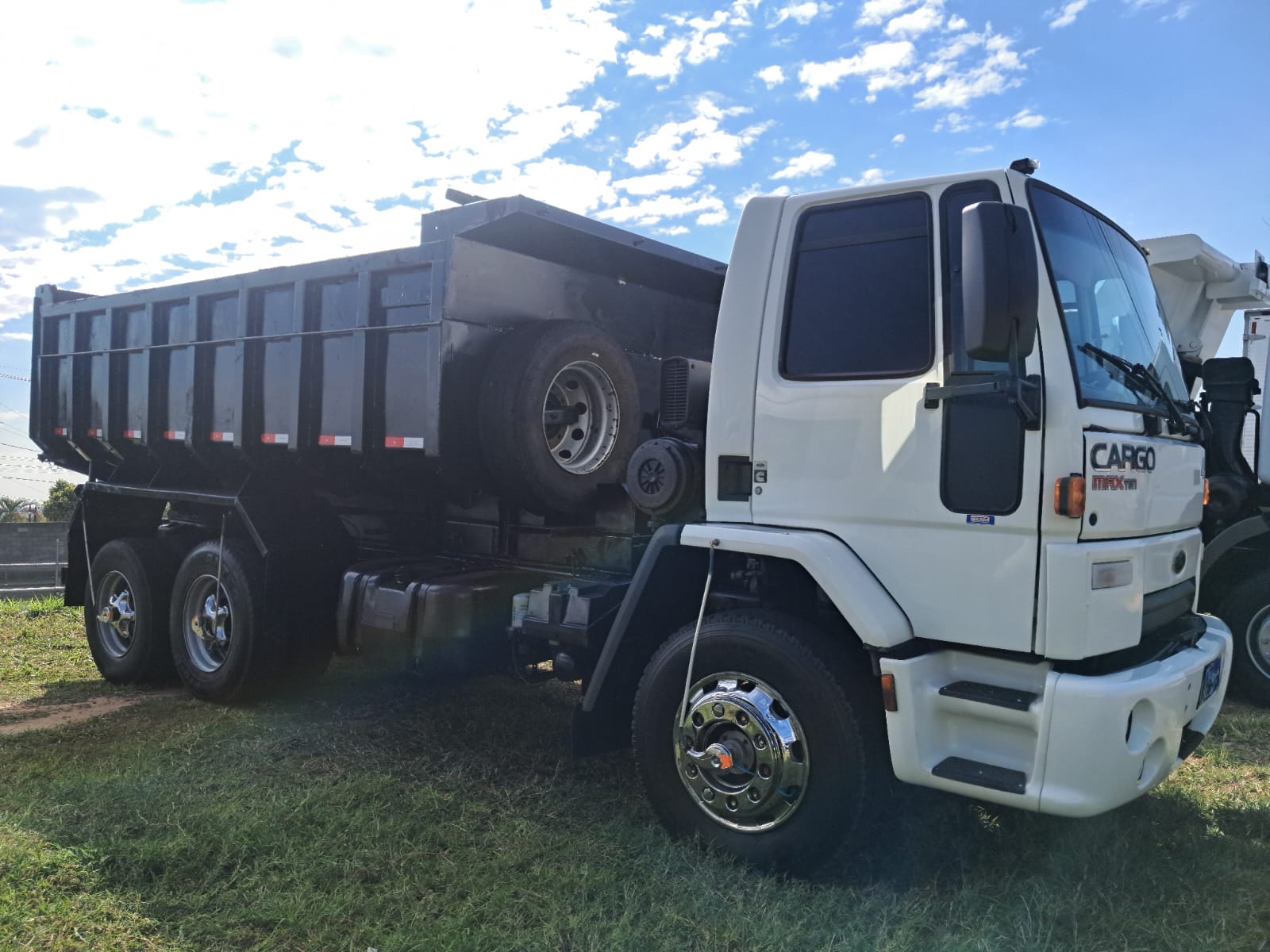 FORD CARGO 3