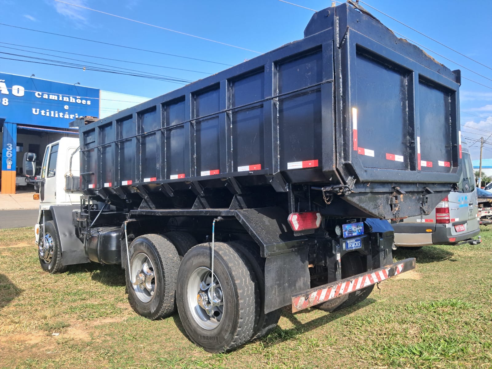 FORD CARGO 9
