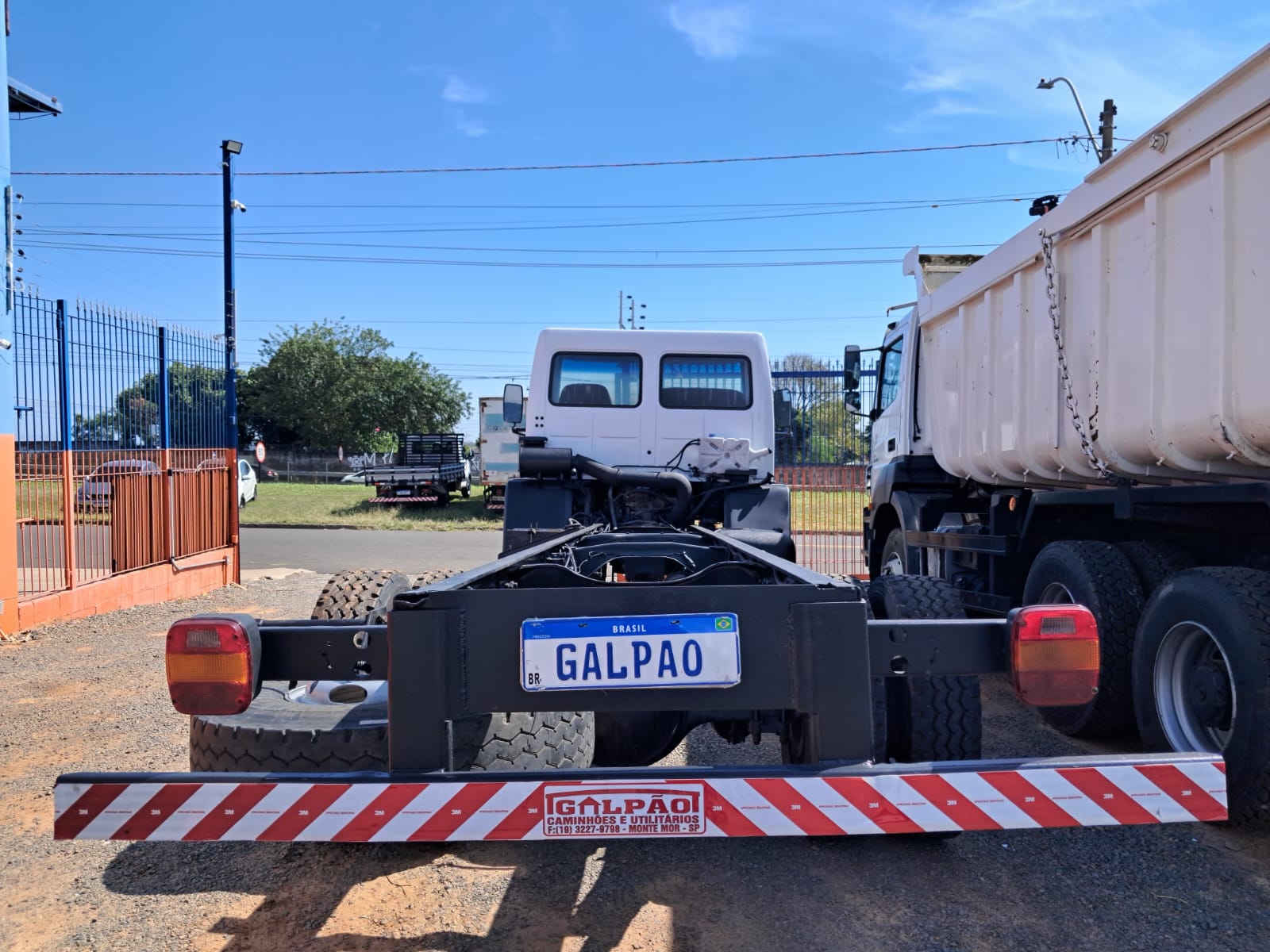 FORD CARGO 4