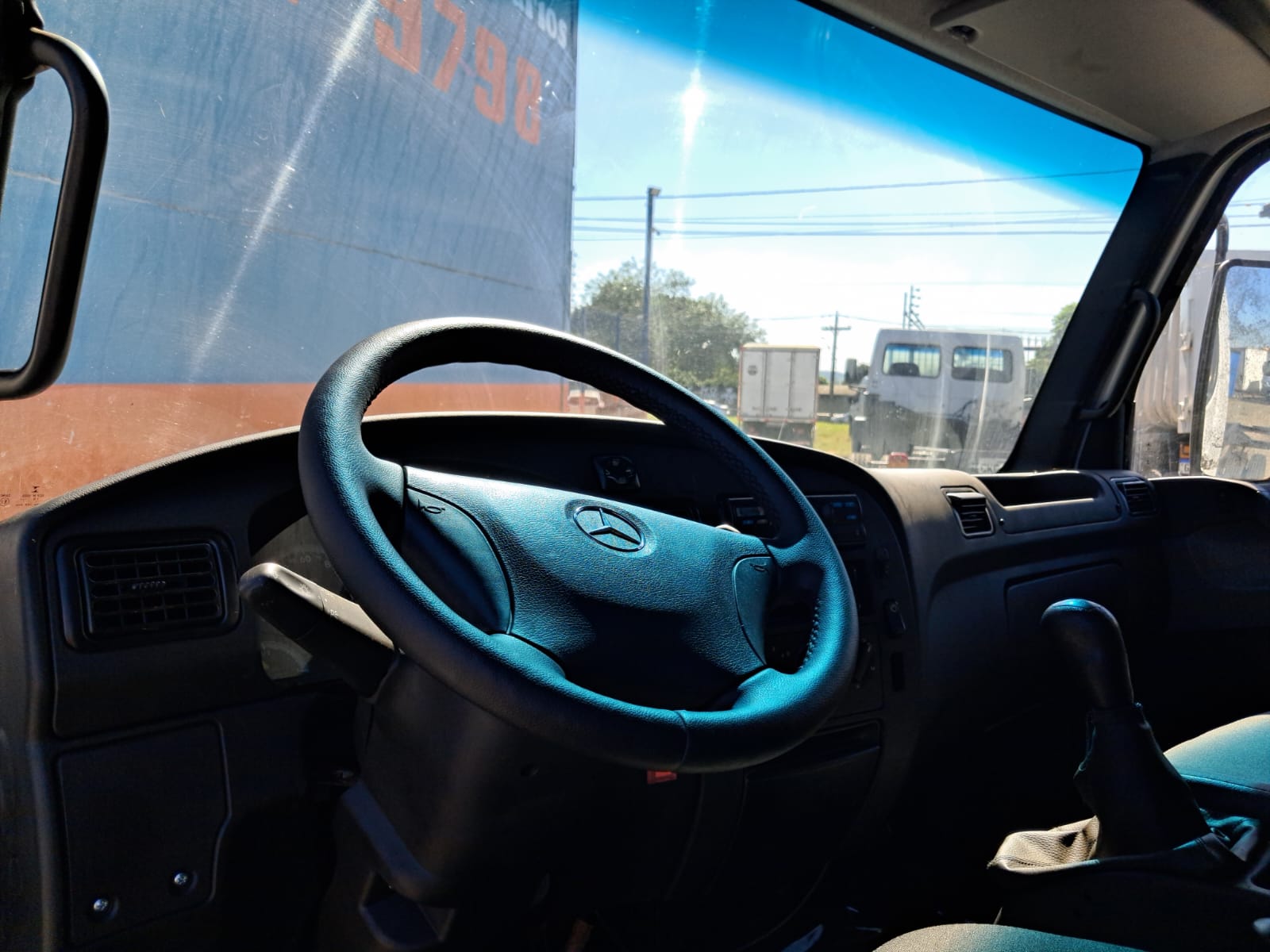 MERCEDES-BENZ ACCELO 8