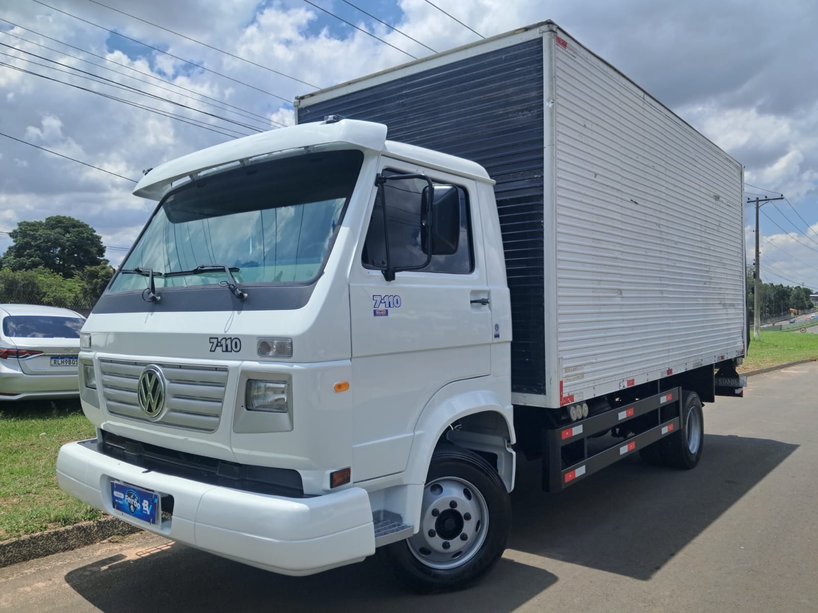 VOLKSWAGEN 7-110 2p 2004