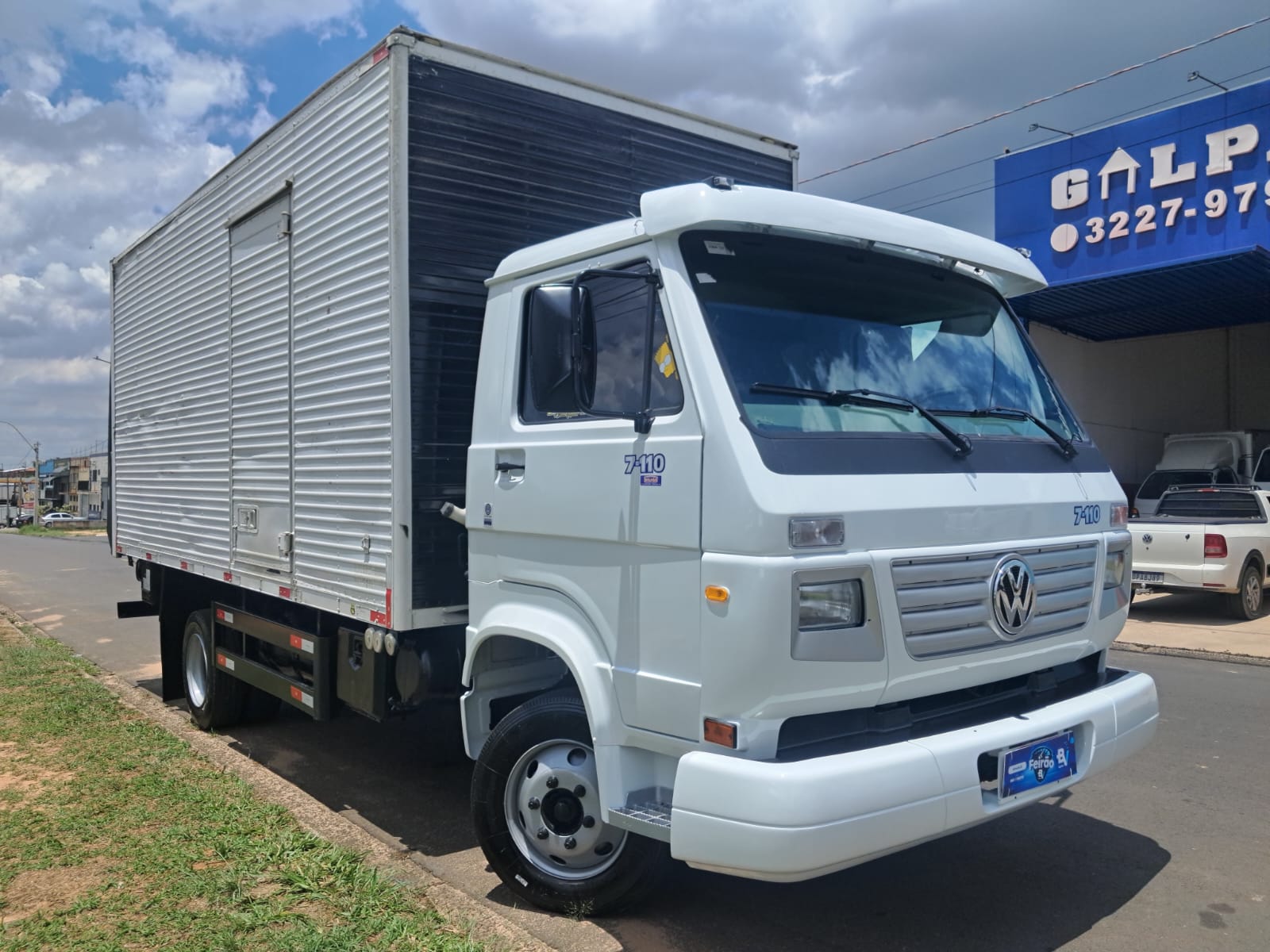 VOLKSWAGEN 7-110 2p 3