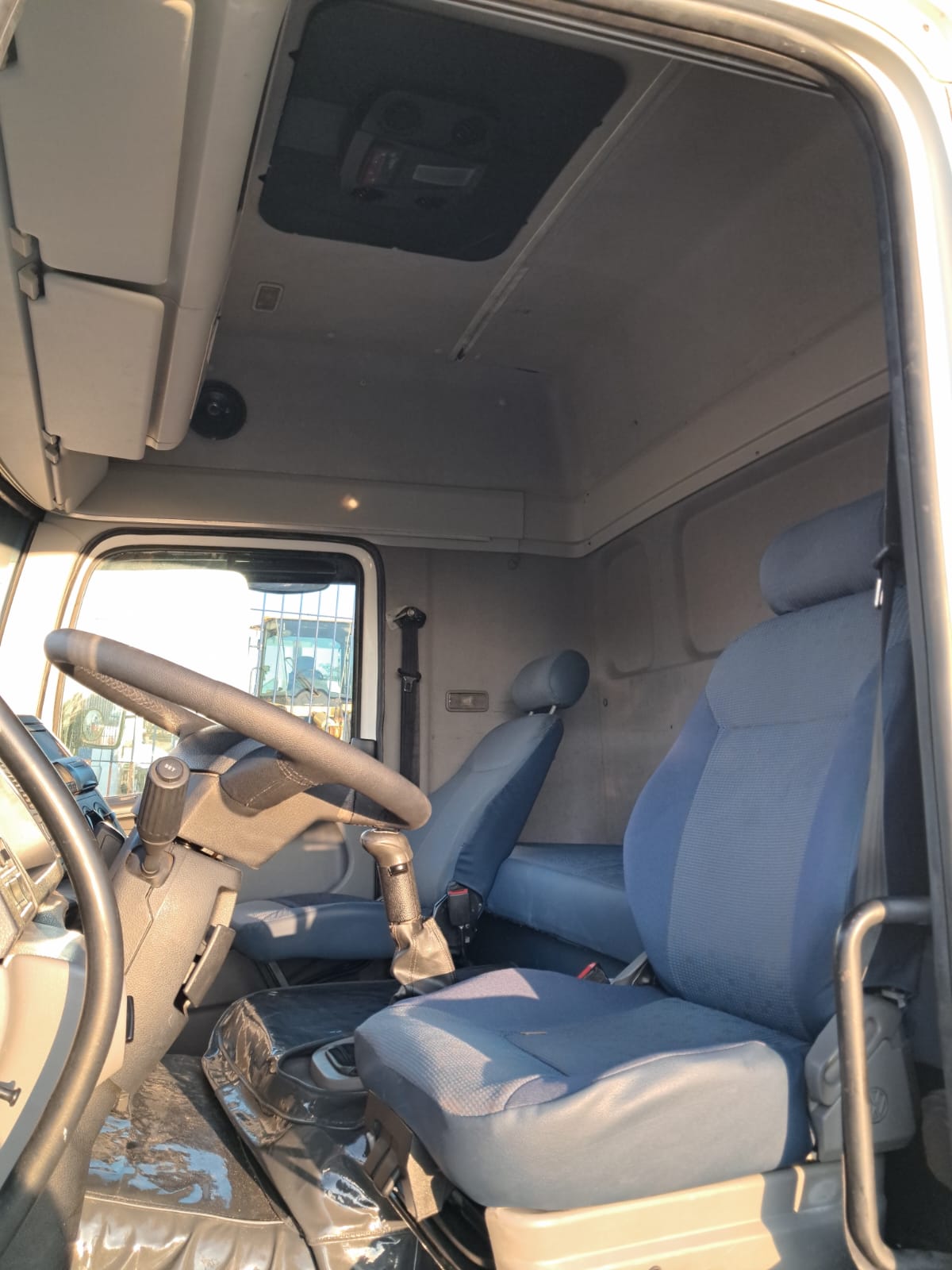 VOLKSWAGEN 17.250 8