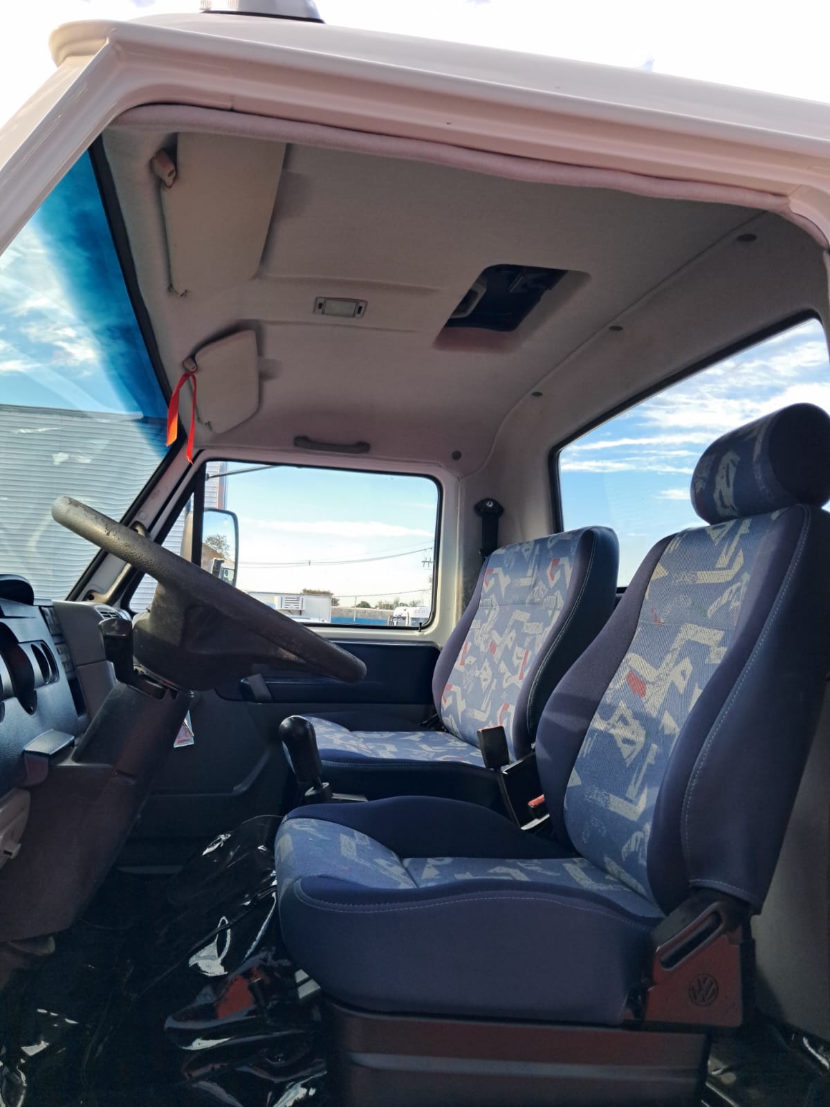 VOLKSWAGEN 8.150 9