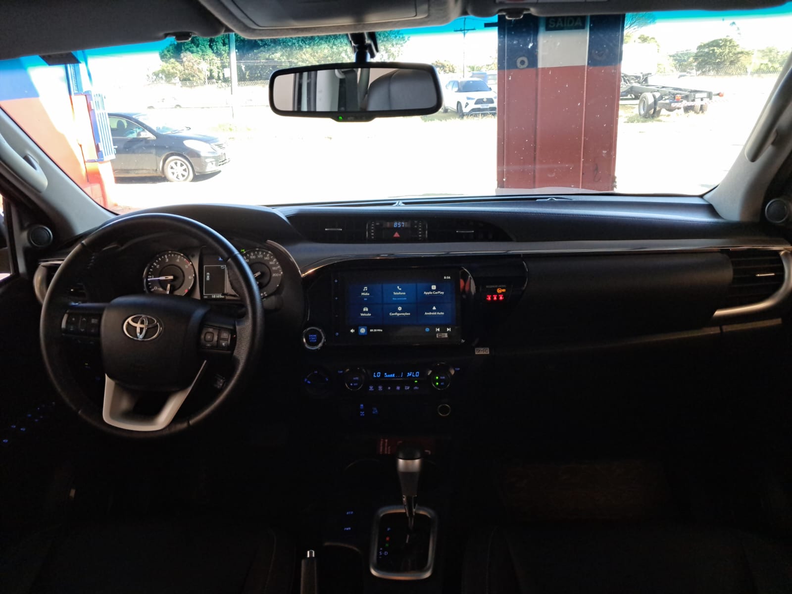 Toyota Hilux 9
