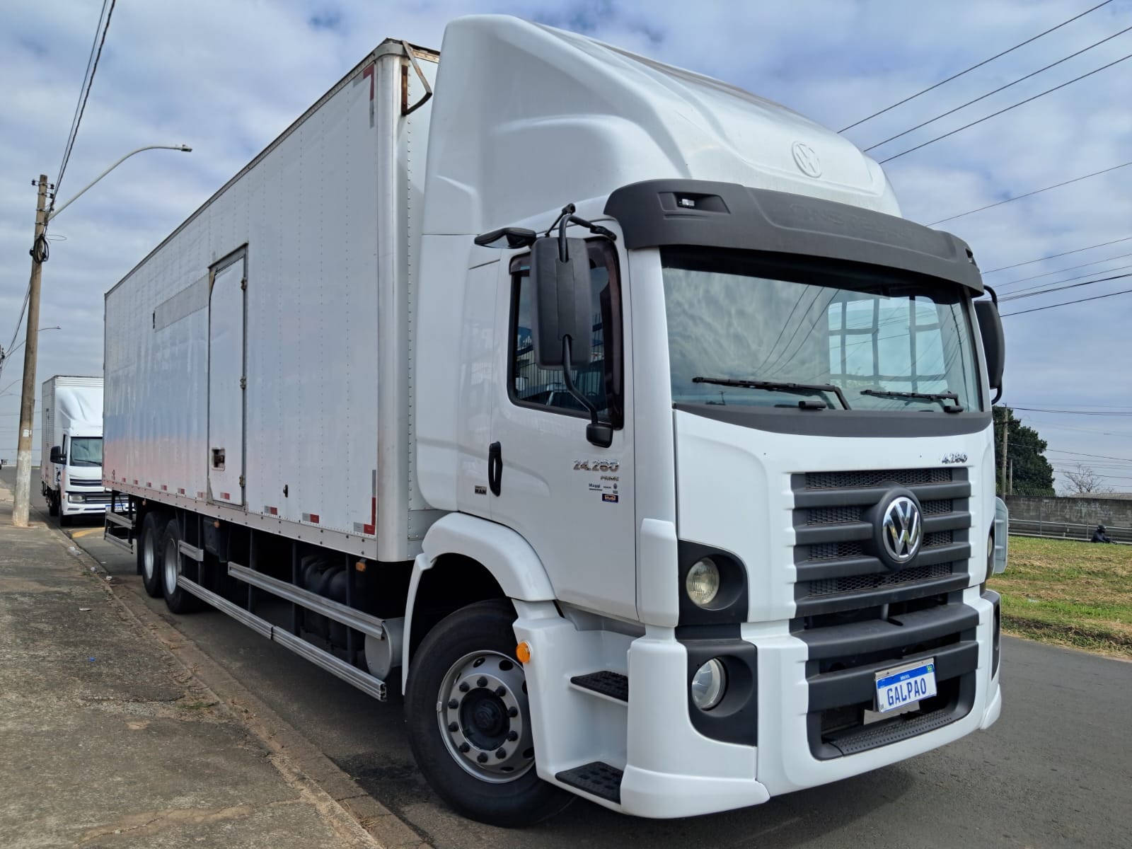 VOLKSWAGEN 24.280 2