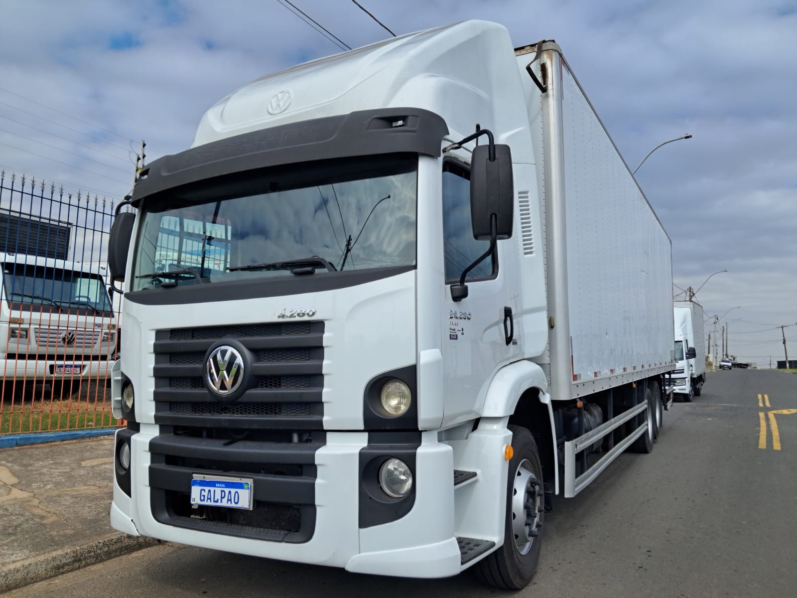 VOLKSWAGEN 24.280 12