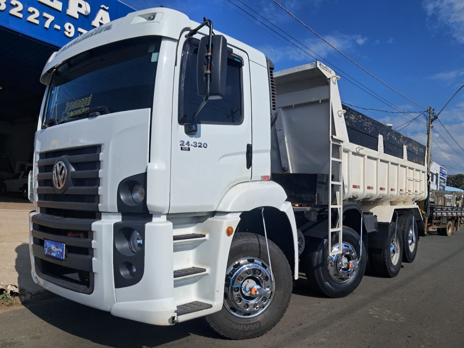 VOLKSWAGEN 24.320 2012