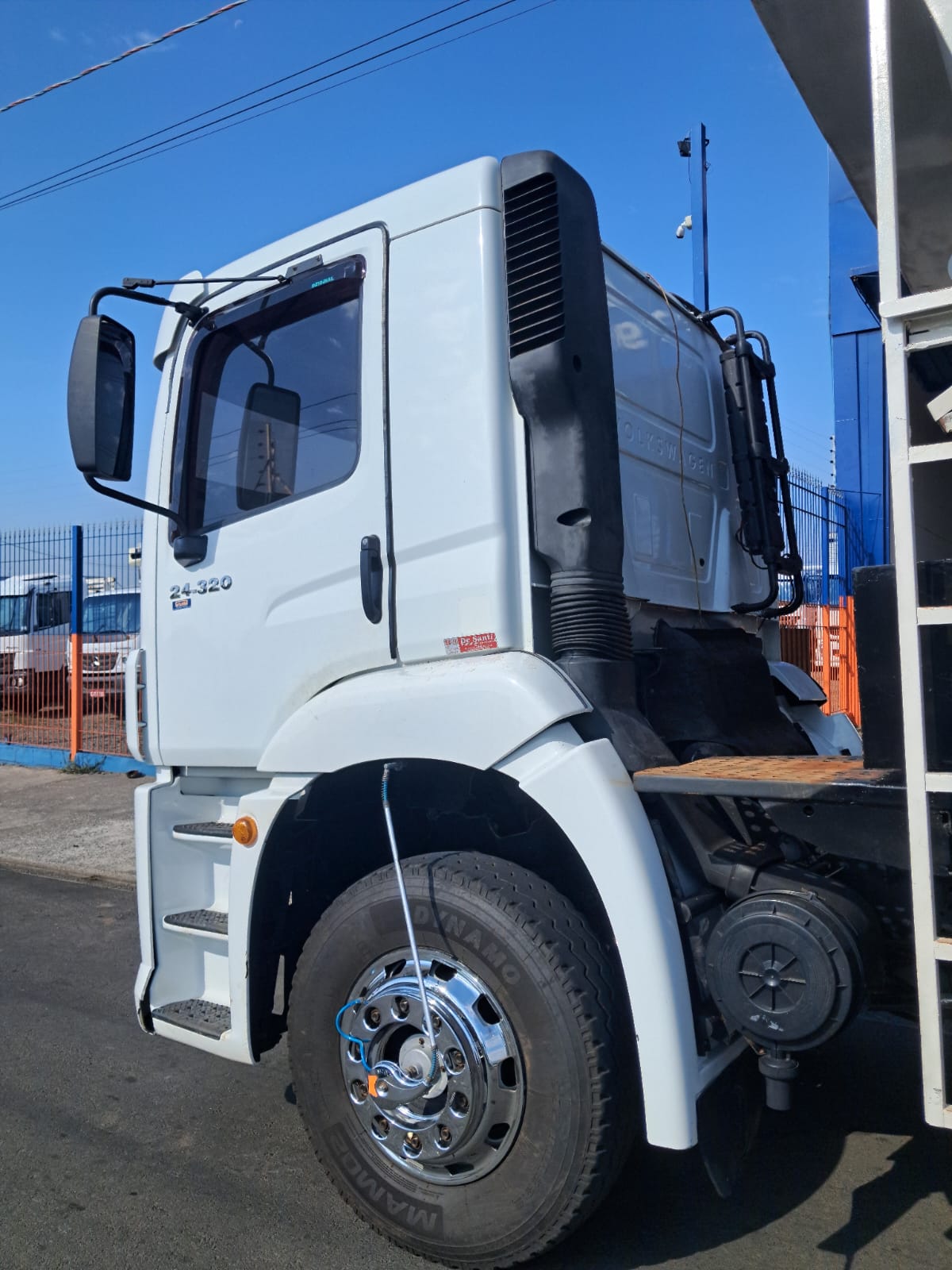 VOLKSWAGEN 24.320 13